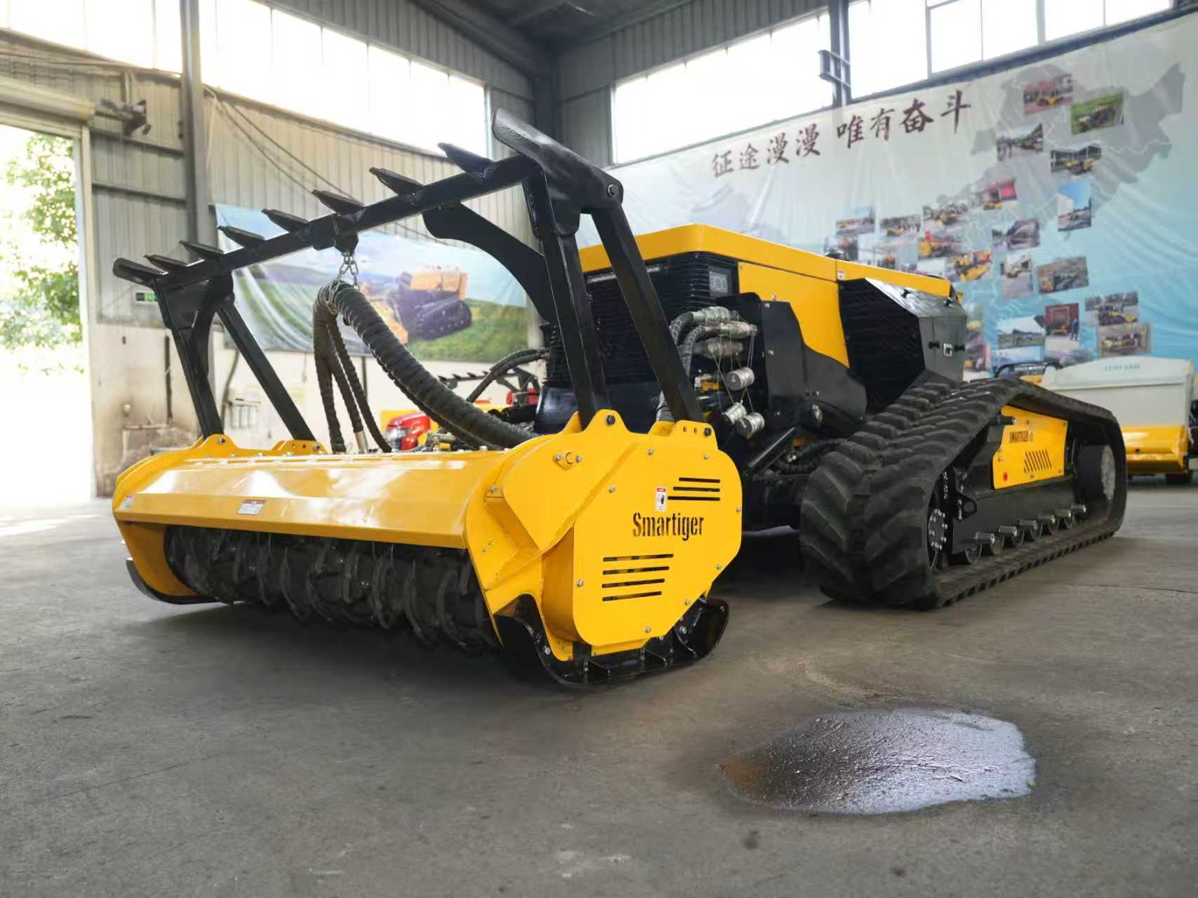 75 HP Full-Hydraulic Remote Controlled Fire Break Clearing Robot, Forest Wood Shredding Brush Cutter
