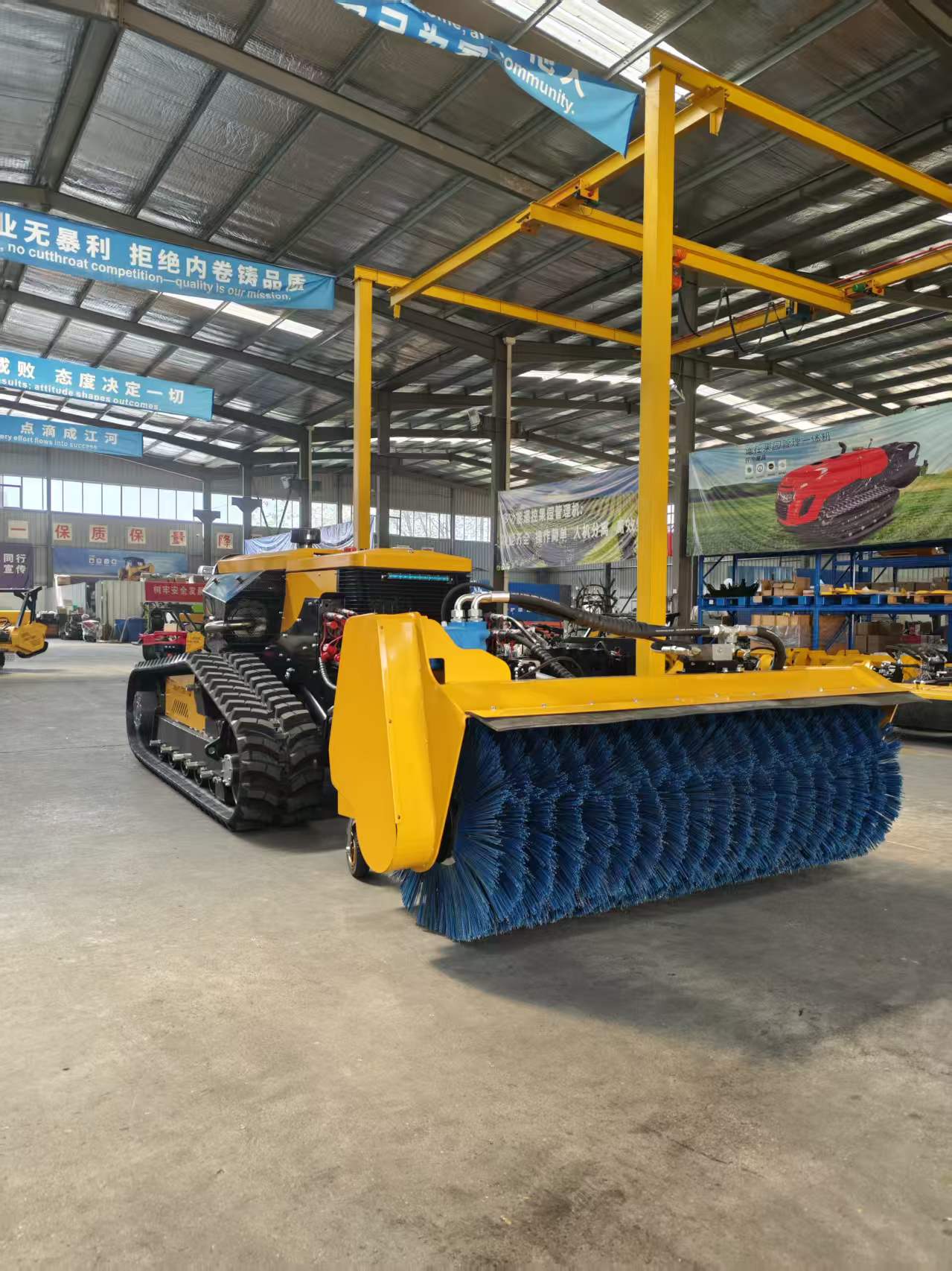 75 HP Full-Hydraulic Remote Controlled Fire Break Clearing Robot, Forest Wood Shredding Brush Cutter