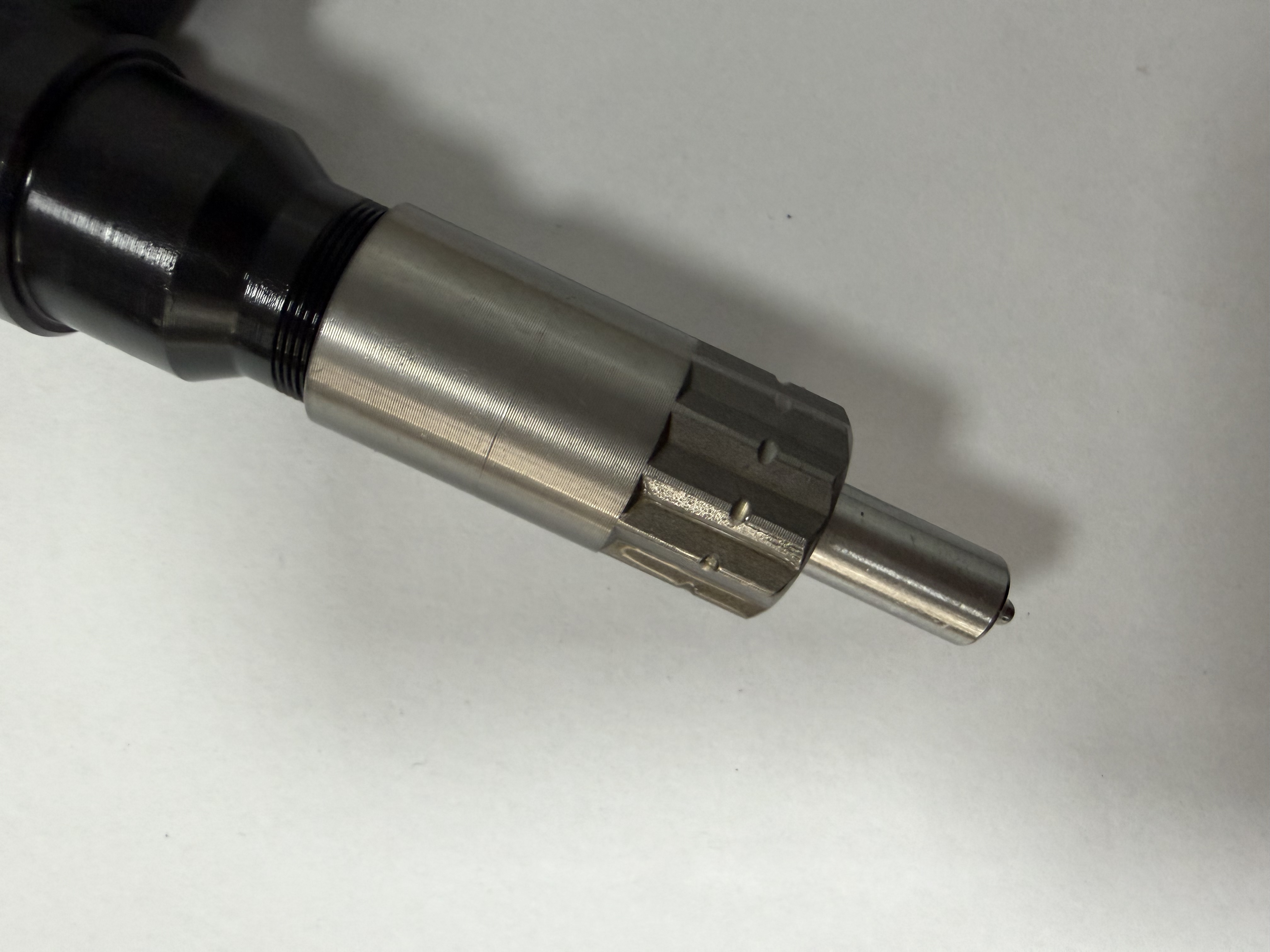 Product model: 095000-5471, OEM part nProduct model: 295050-2260, OEM part number: 8-98306475-0 compatible with Isuzu and Sumitomo 4HK1 and 6HK1 series enginesumber: 0-97329703-2, compatible with Isuzu and Sumitomo 4HK1 and 6HK1 series engines