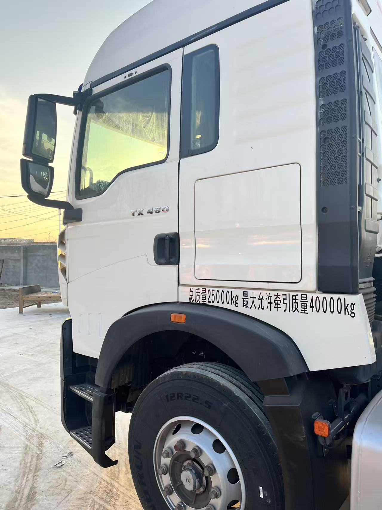 Second Hand HOWO TX460 460HP Semi-Trailer Tractor Remanufactured For Logistics Transport