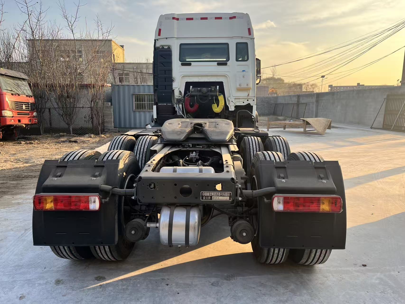 Second Hand HOWO TX460 460HP Semi-Trailer Tractor Remanufactured For Logistics Transport
