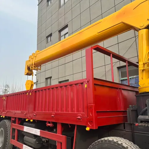 Used Refurbished Sinotruk HOWO 8x4 Lifting Truck 12Ton Hydraulic Crane For Construction