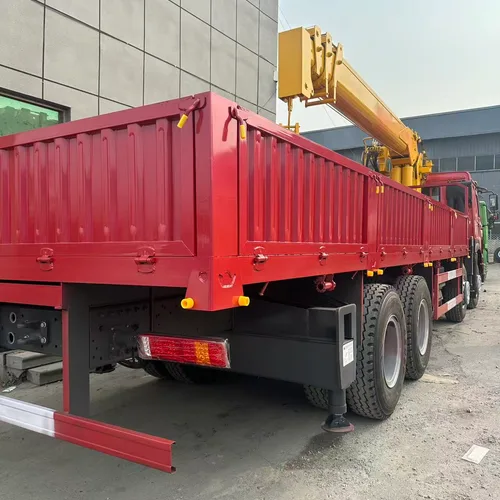 Used Refurbished Sinotruk HOWO 8x4 Lifting Truck 12Ton Hydraulic Crane For Construction