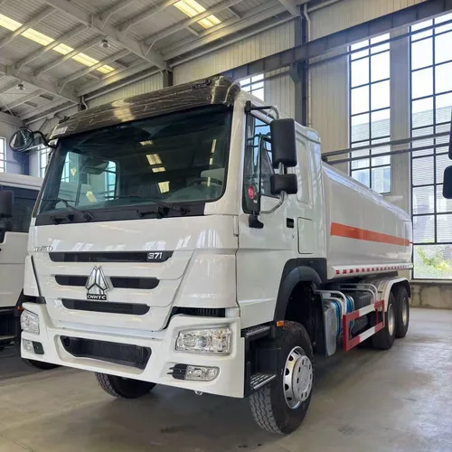 Refurbished HOWO 371HP 6×4 Fuel Tank Truck 25000L With Fuel Dispenser