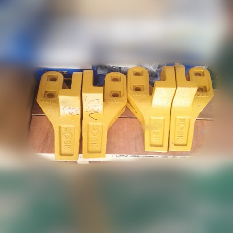 XCMG Spare: Right Side Bucket Tooth 252117635 | Z5GN.30-4, Loader Bucket Cutting Tooth