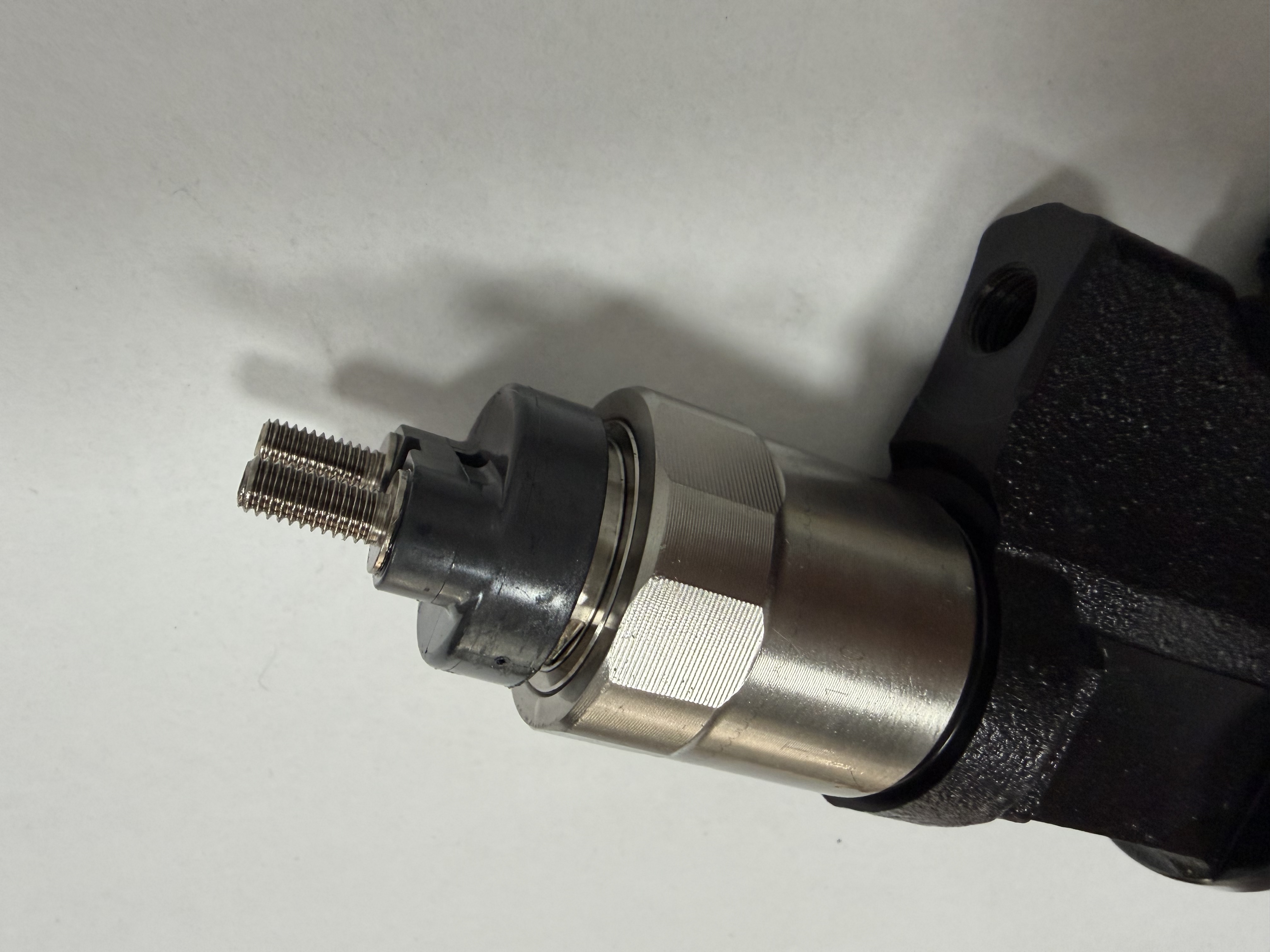 Product model:095000-9041, OEM part number: compatible with Isuzu and Sumitomo 4HK1 and 6HK1 series engines