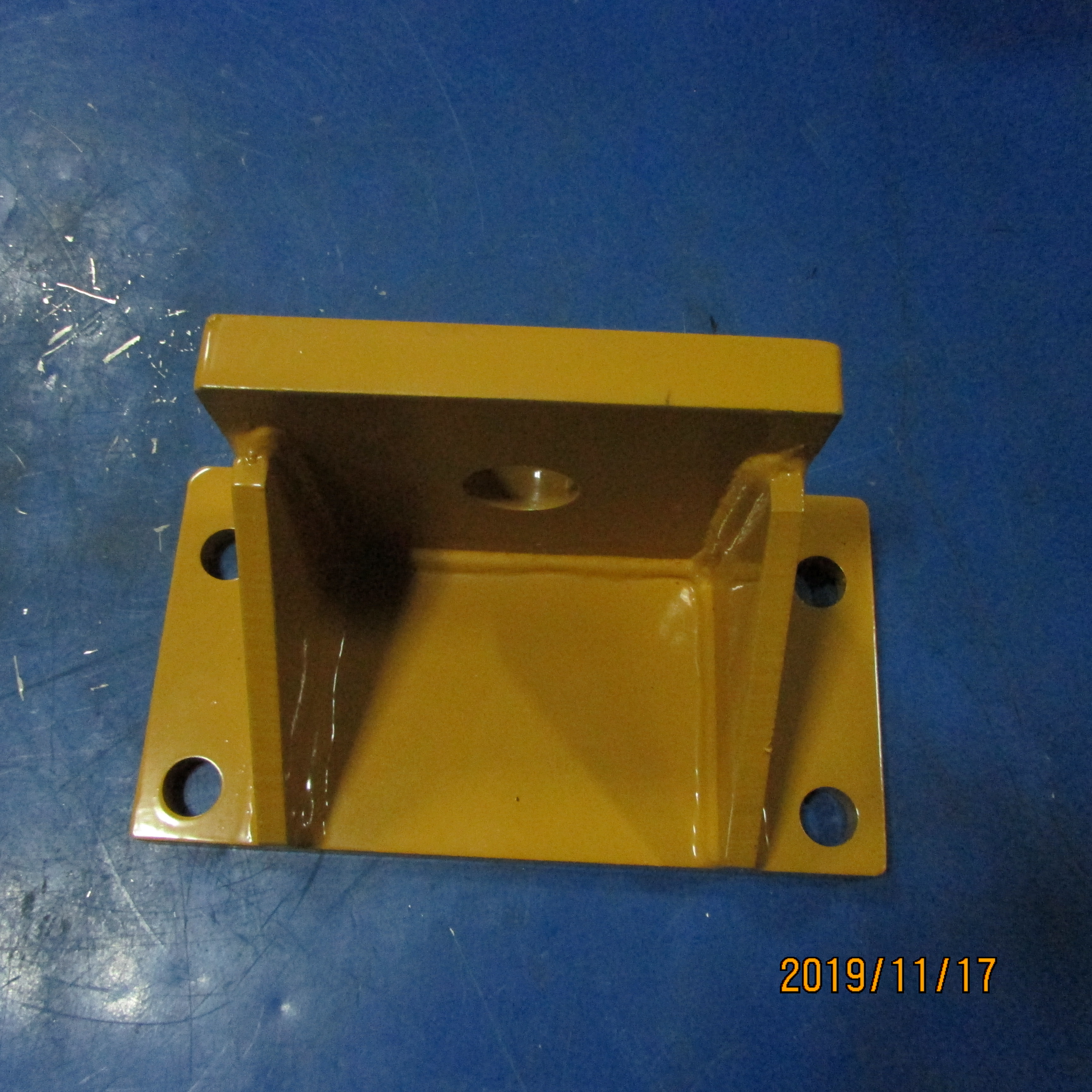 XCMG 3-Ton Loader Gearbox Bracket – PN 252700220 / 350K.2.4 | OEM Transmission Mount Support