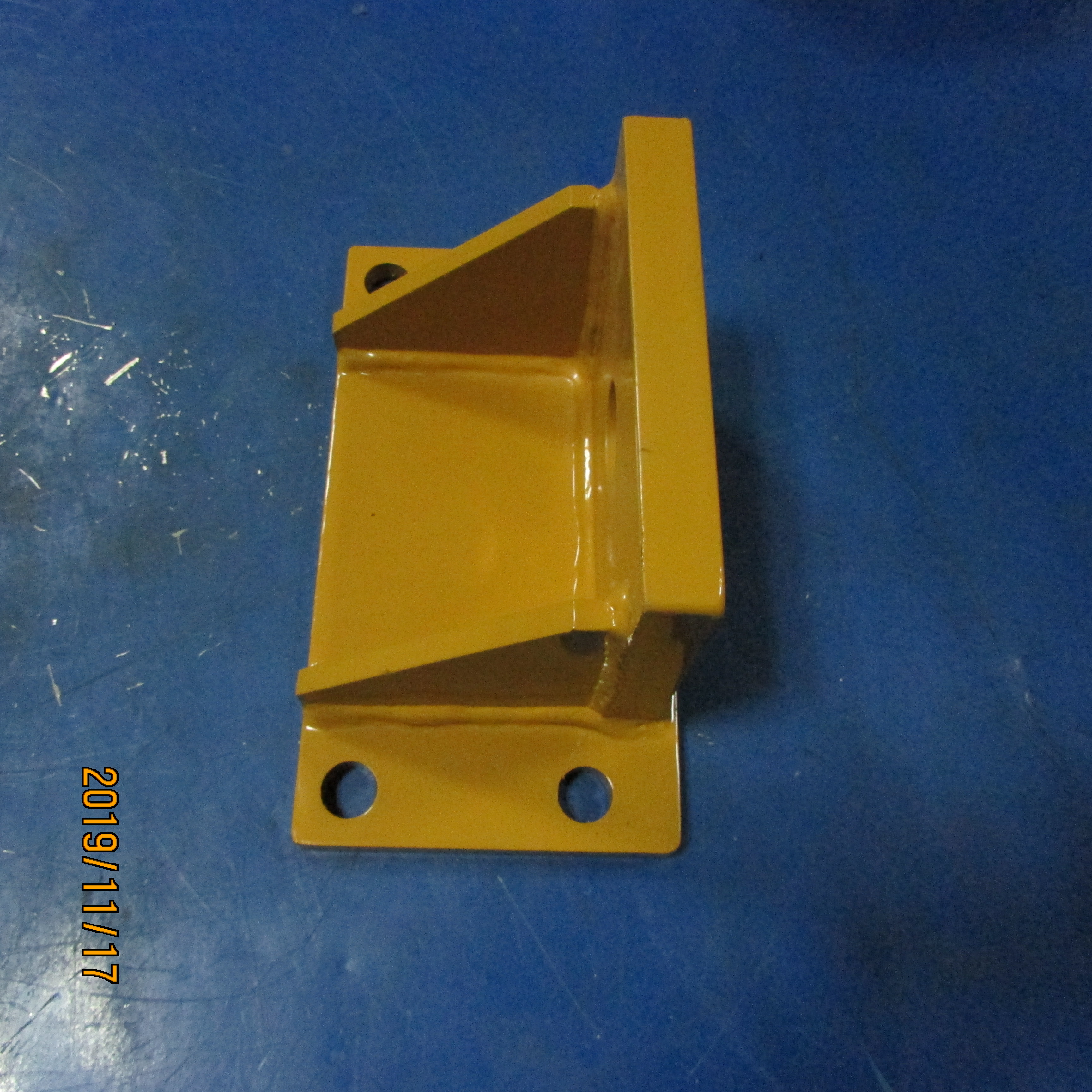 XCMG 3-Ton Loader Gearbox Bracket – PN 252700220 / 350K.2.4 | OEM Transmission Mount Support