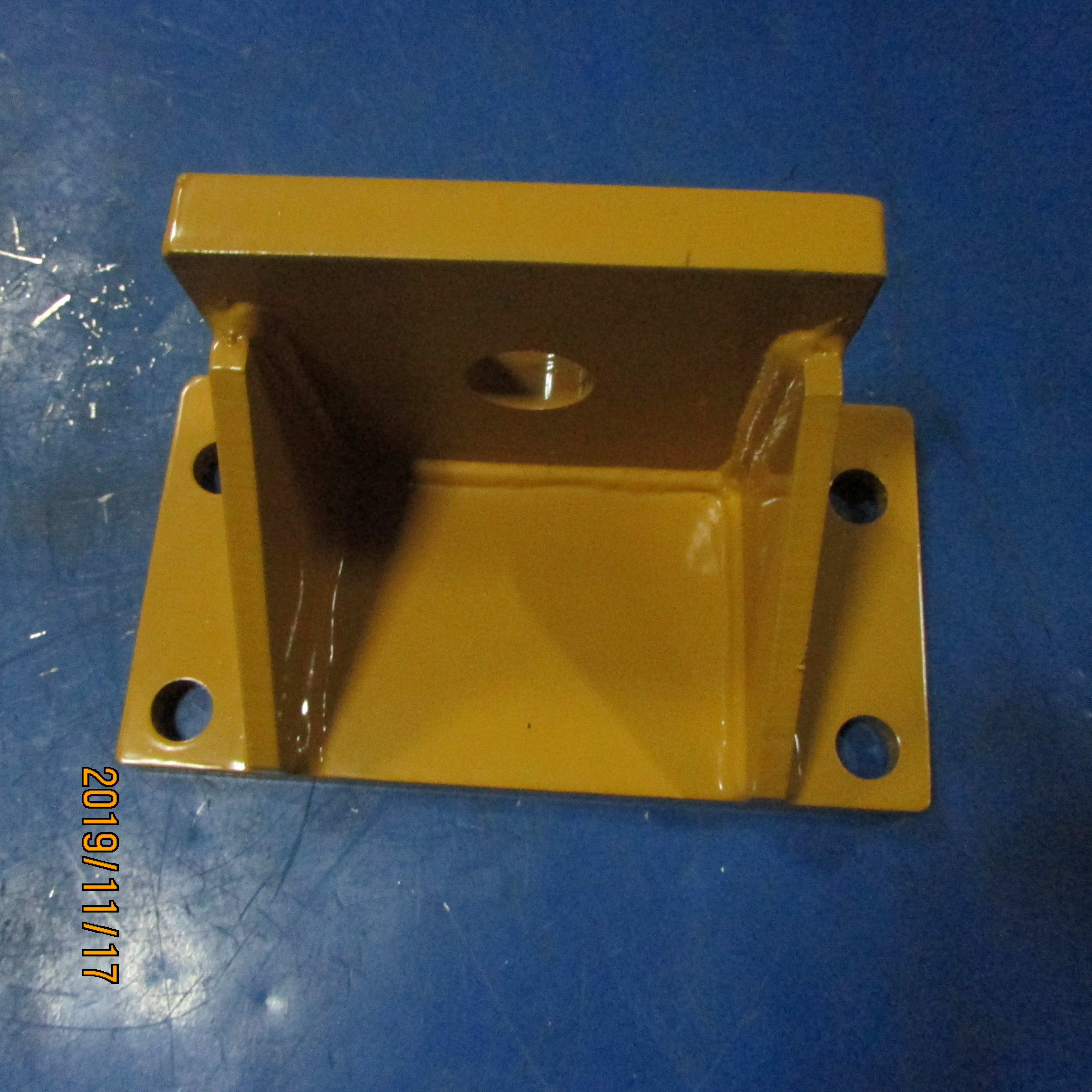 XCMG 3-Ton Loader Gearbox Bracket – PN 252700220 / 350K.2.4 | OEM Transmission Mount Support