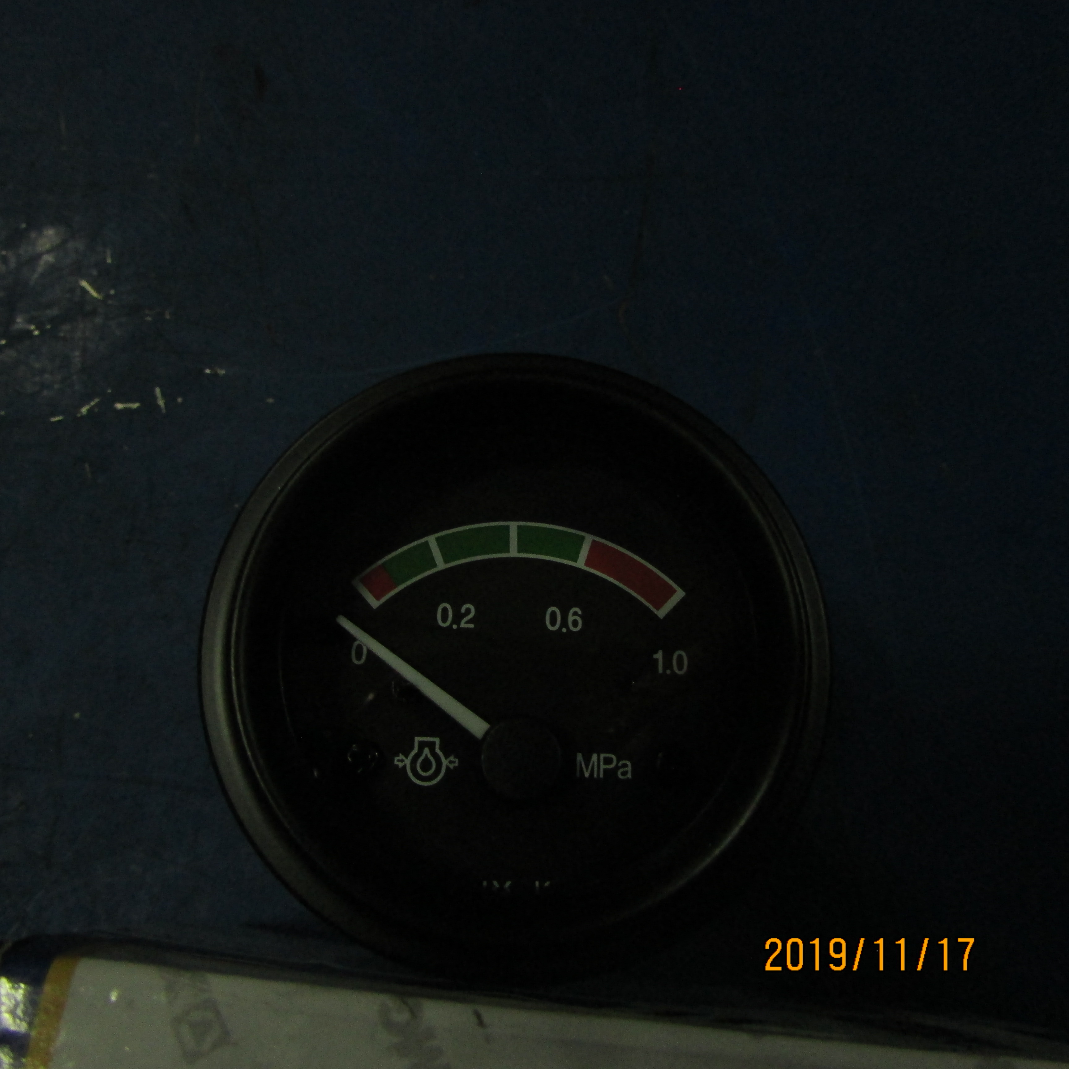 XCMG Loader Engine Oil Pressure Gauge – PN 803502459 / YY242-2K | OEM Dashboard Instrument for LW500F