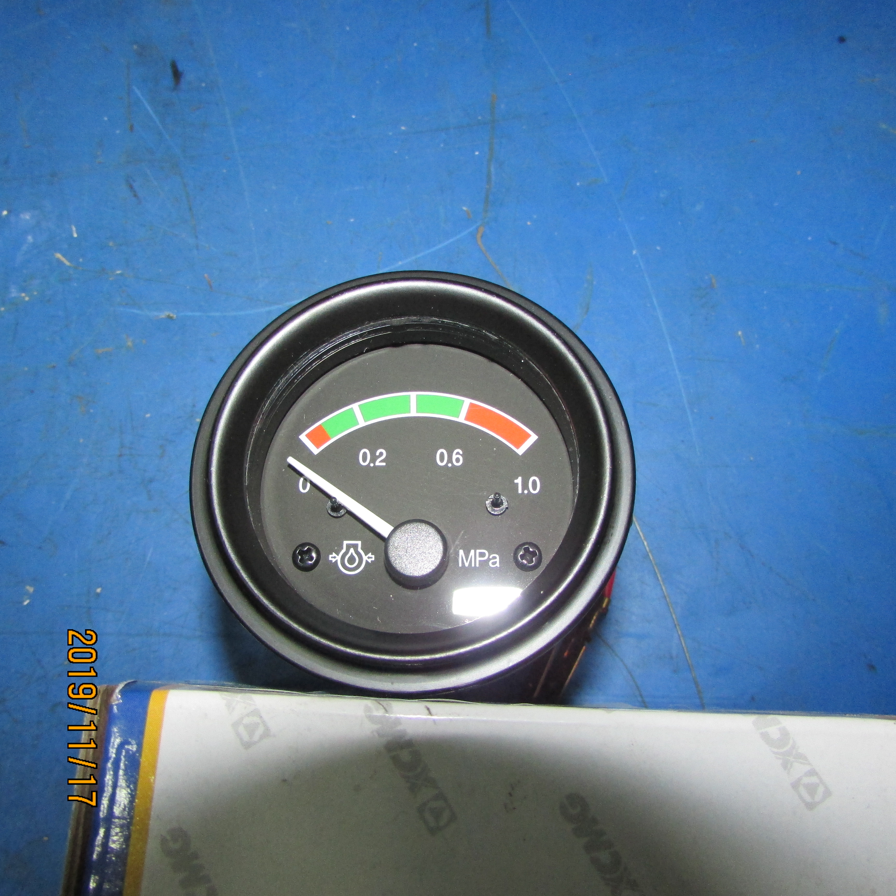 XCMG Loader Engine Oil Pressure Gauge – PN 803502459 / YY242-2K | OEM Dashboard Instrument for LW500F