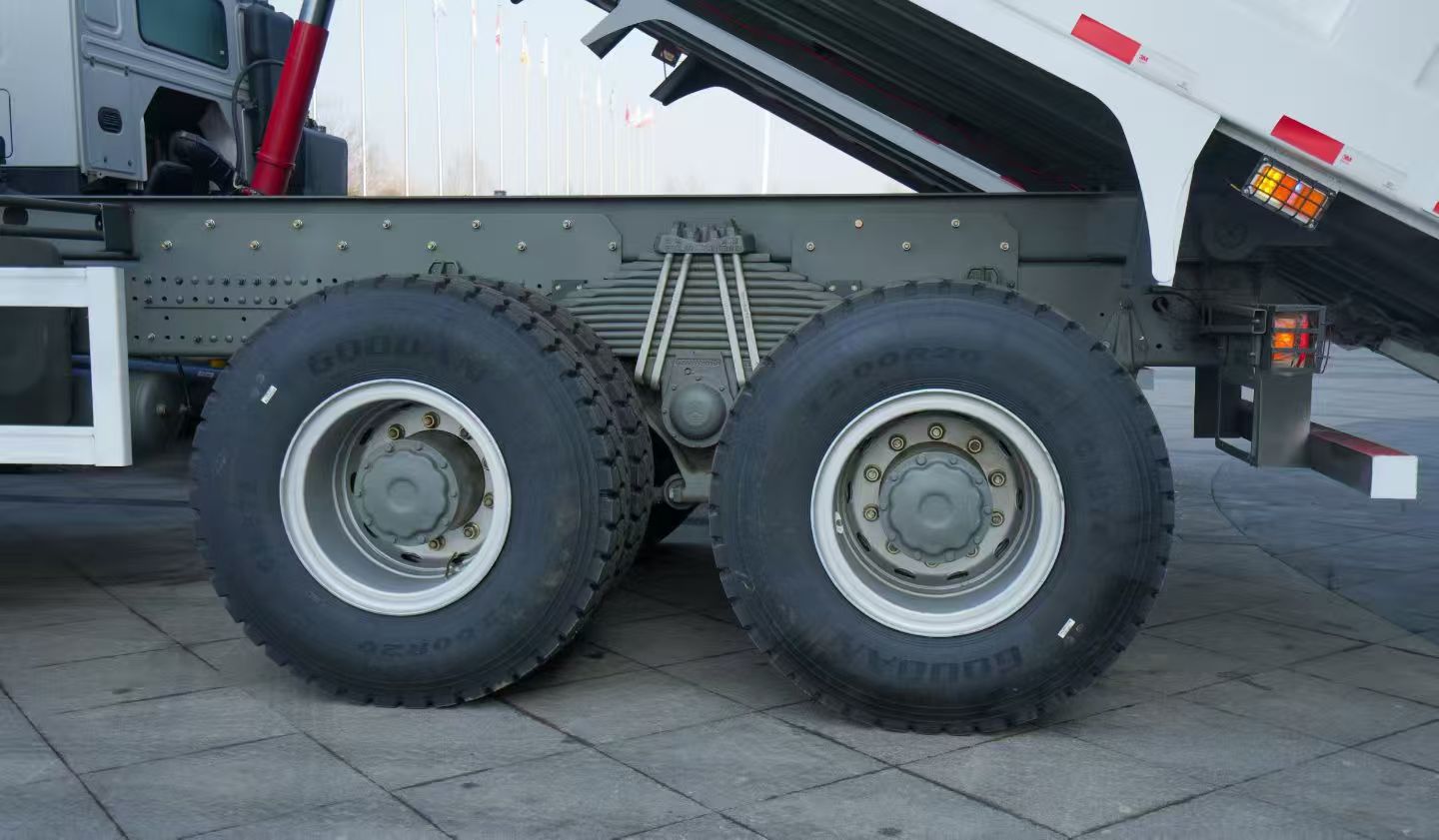 SINOTRUK HOWO 400HP 6×4 Dump Truck