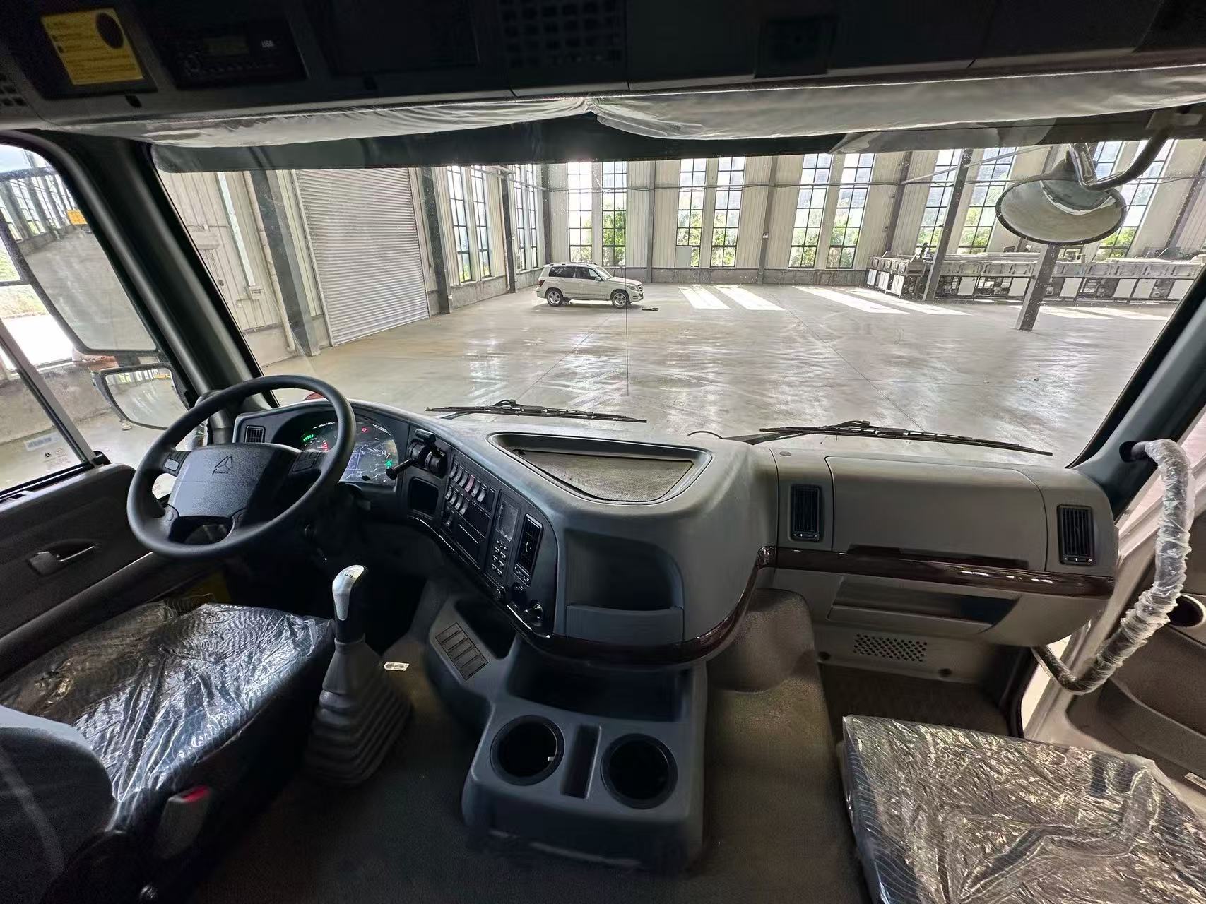 Refurbished SINOTRUK HOWO 8×4 Tipper Truck, 430HP