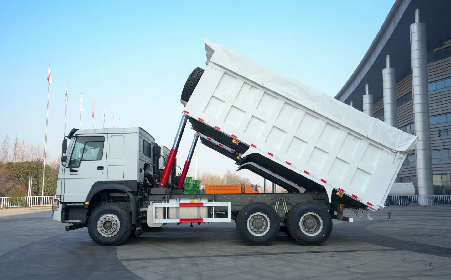 SINOTRUK HOWO 400HP 6×4 Dump Truck