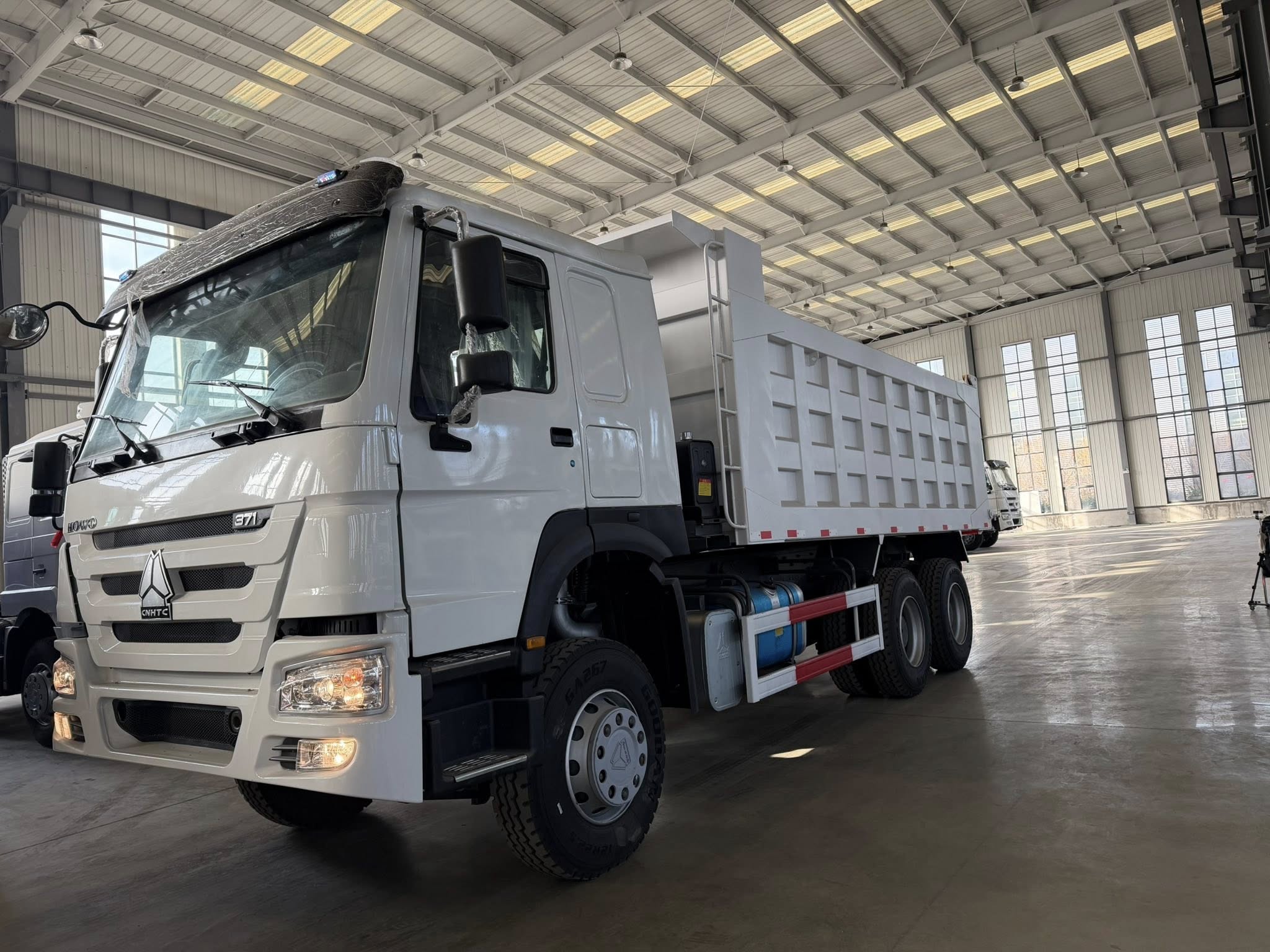 SINOTRUK HOWO 371HP 6×4 Dump Truck