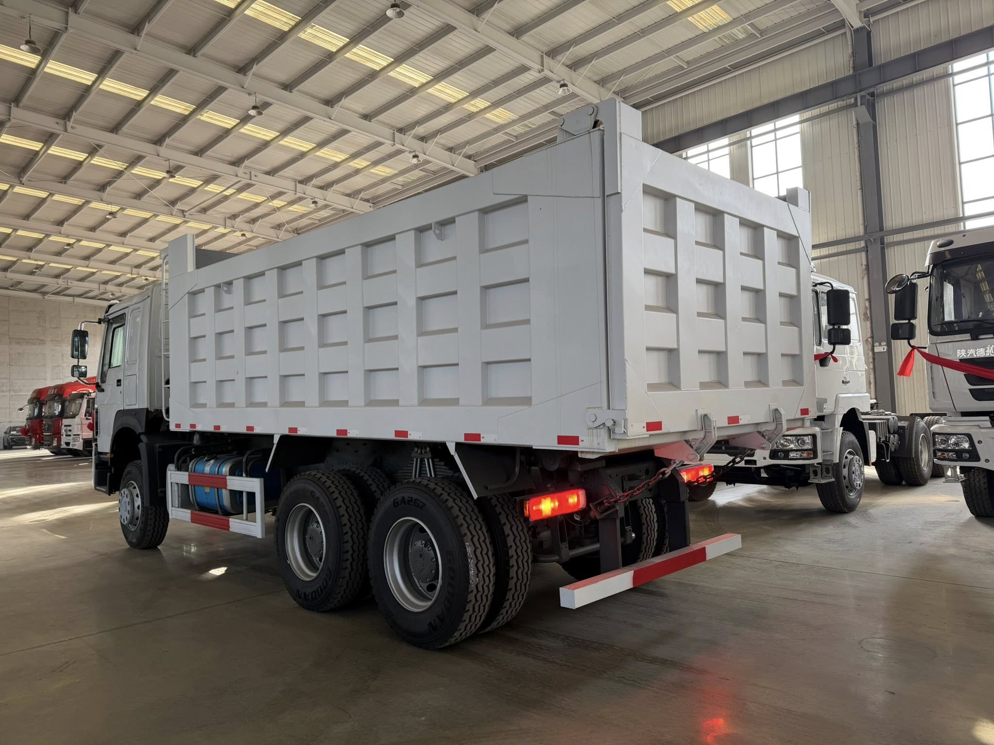 SINOTRUK HOWO 371HP 6×4 Dump Truck