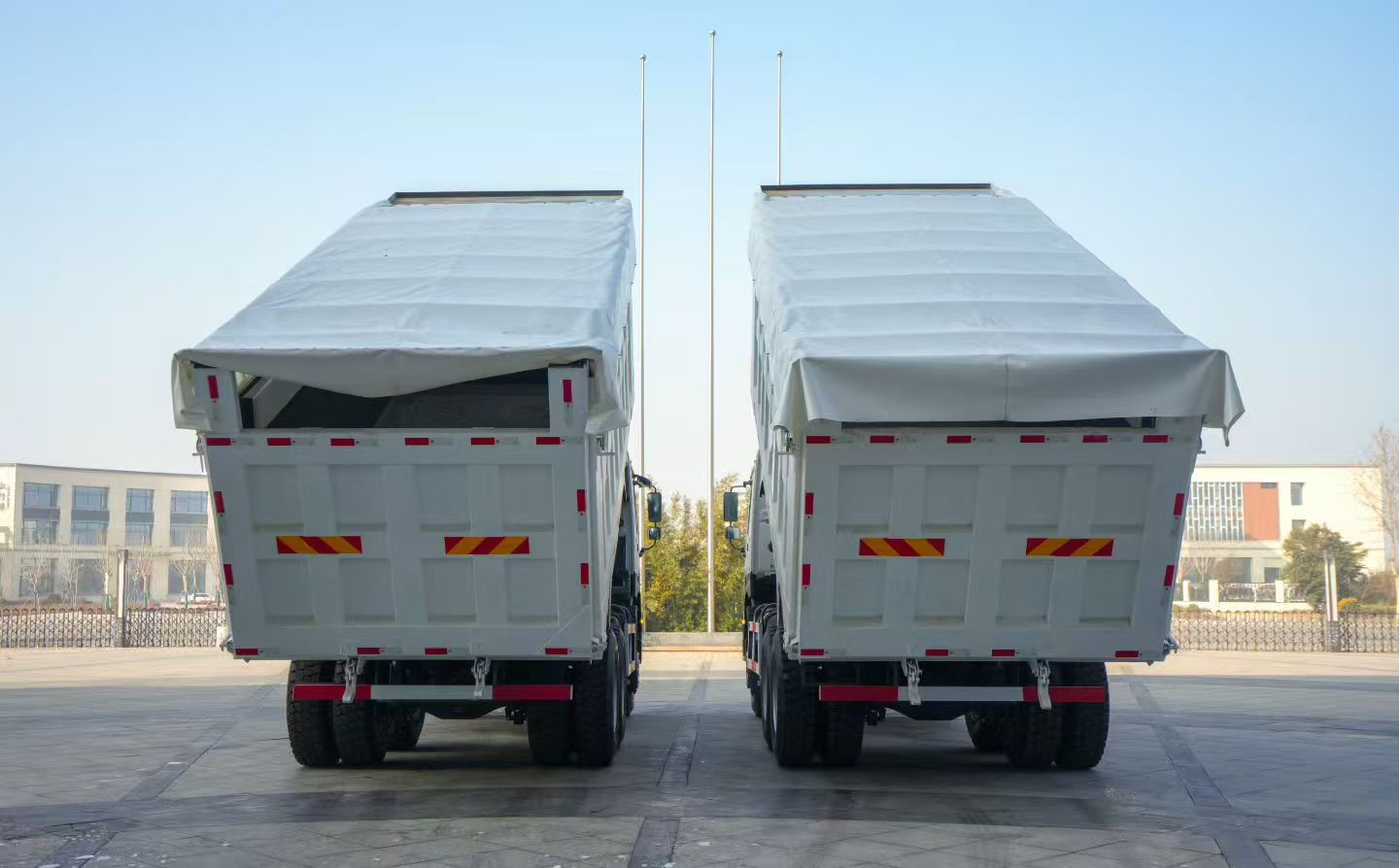 SINOTRUK HOWO 400HP 6×4 Dump Truck