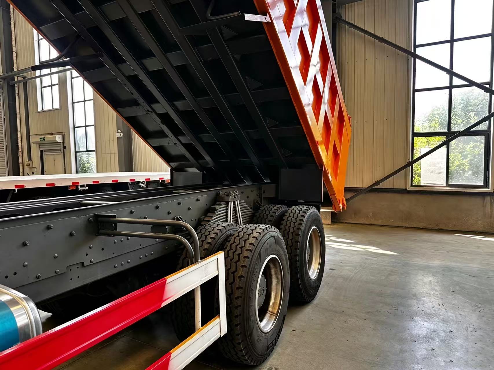 Refurbished SINOTRUK HOWO NX 6×4 Tipper Truck, 400HP