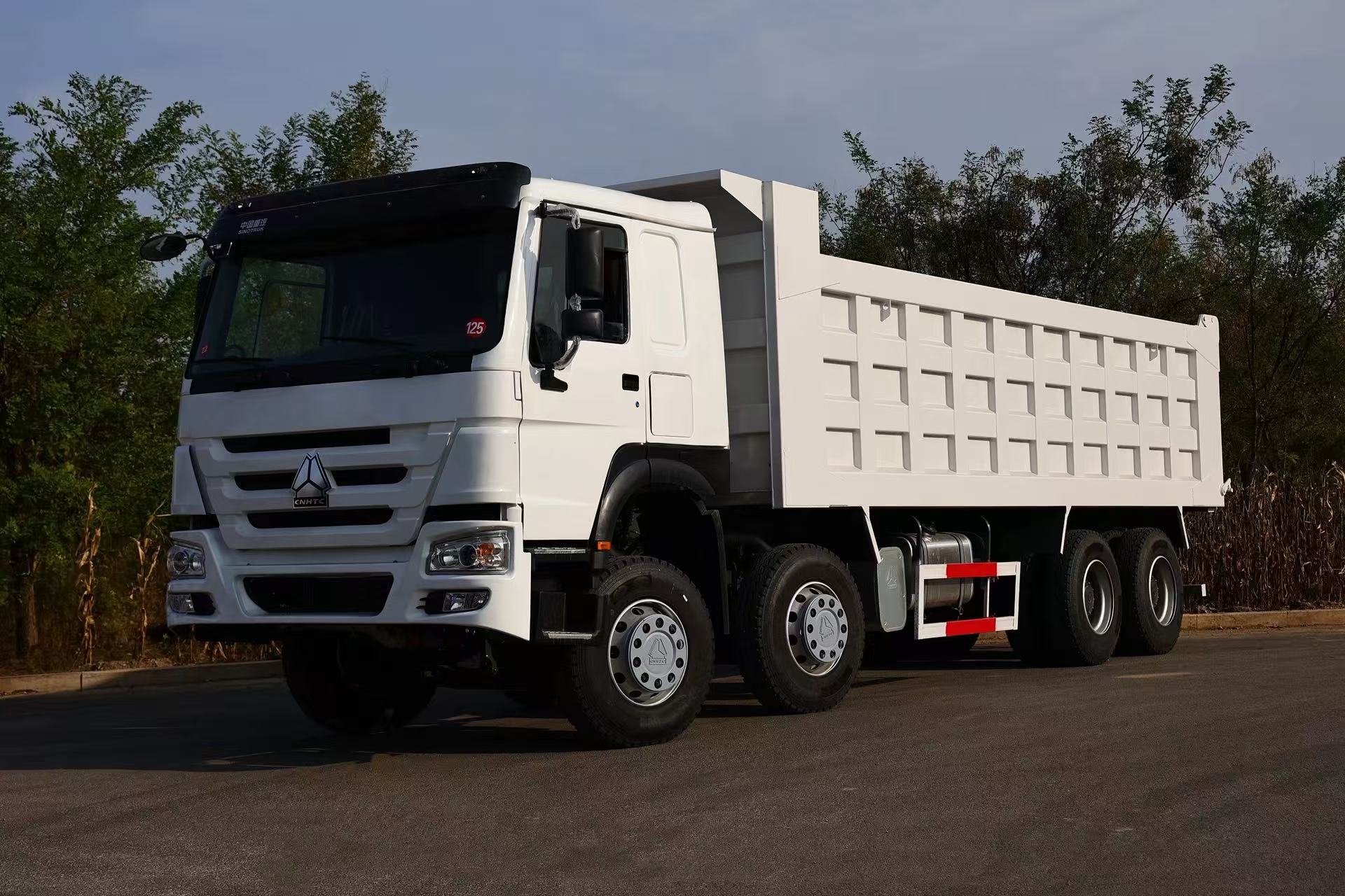 Refurbished SINOTRUK HOWO 8×4 Tipper Truck, 430HP