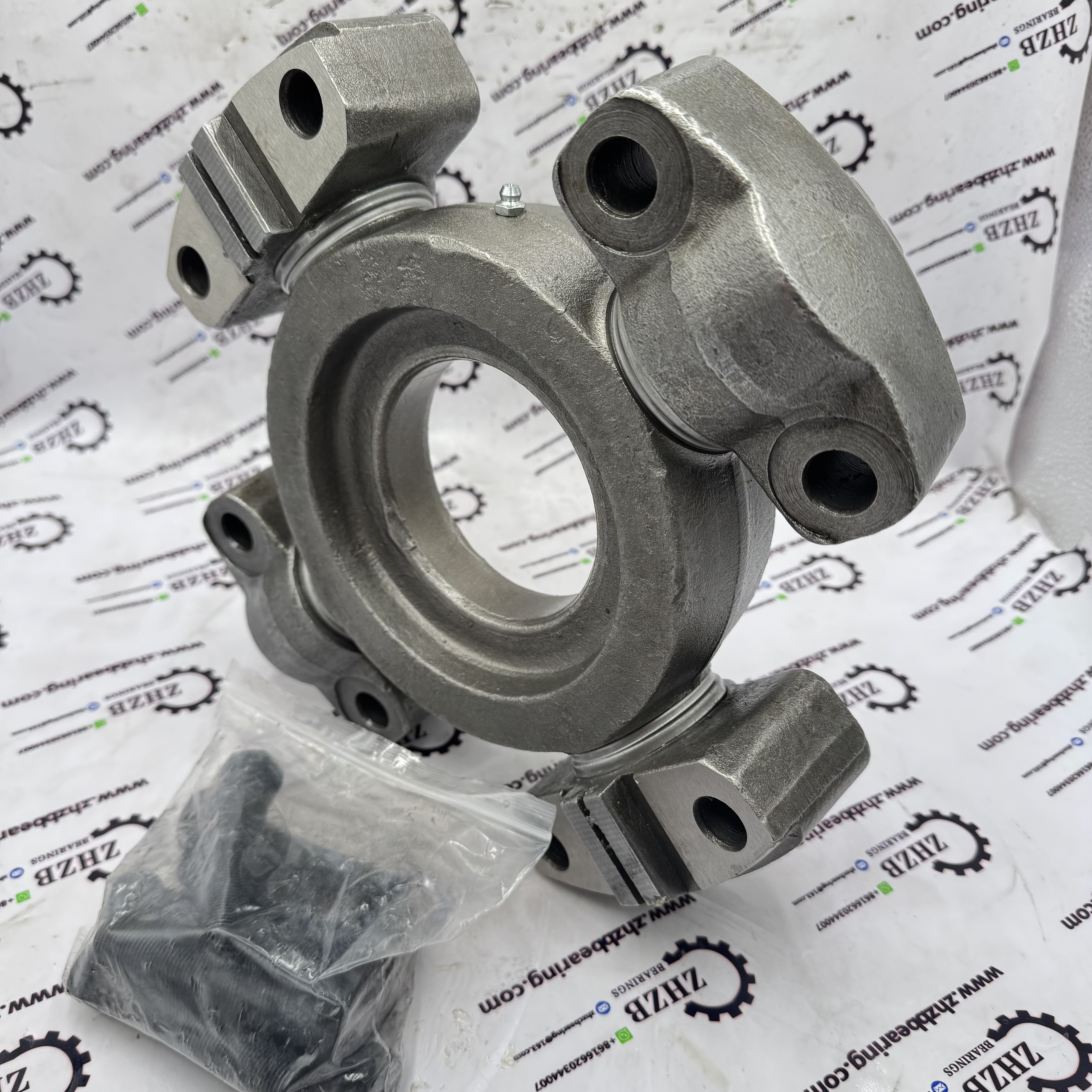 561-20-62100 Universal Joint Spider Bearing for Komatsu Mining Dump Truck HD785 HD985 Replacement Spare Parts