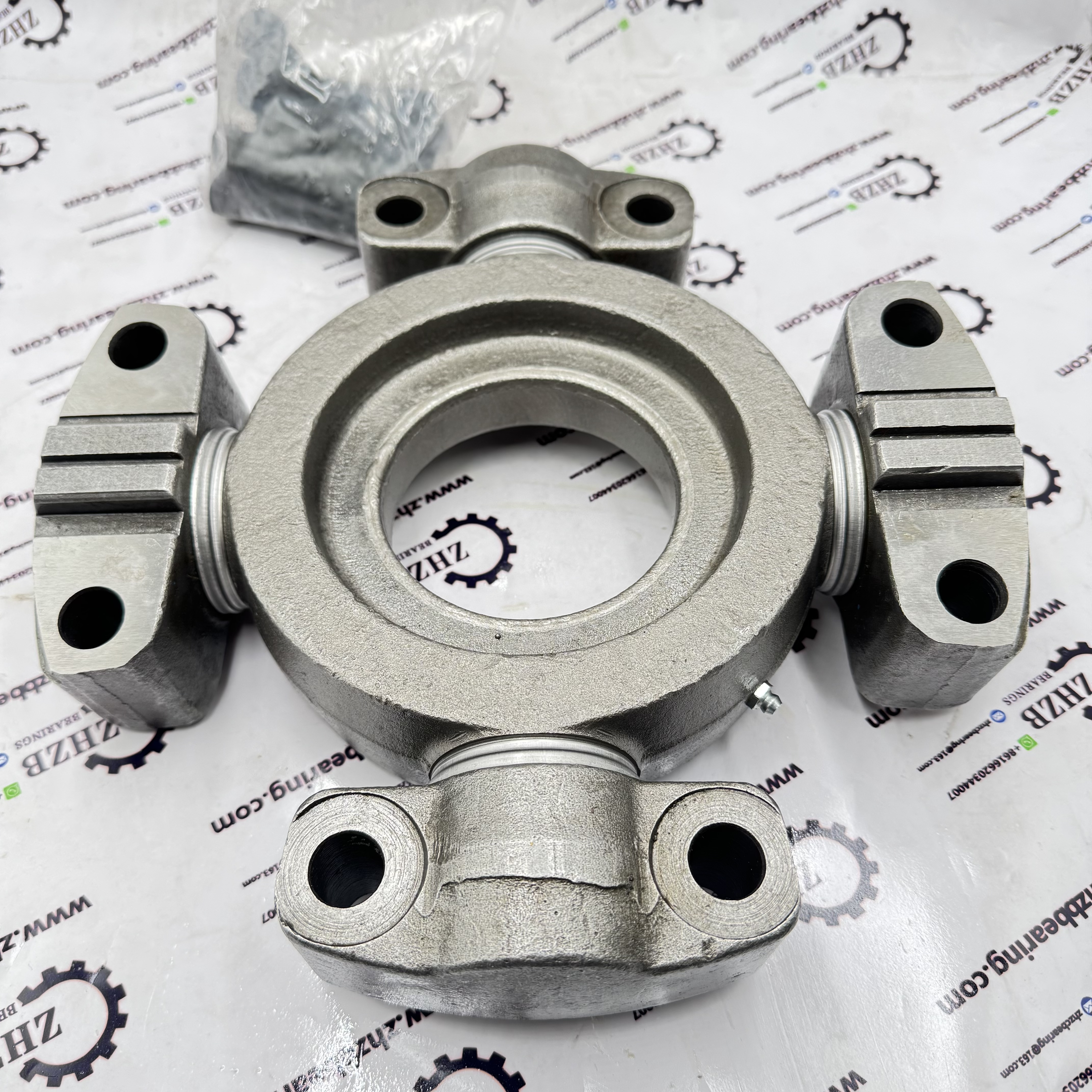 561-20-62100 Universal Joint Spider Bearing for Komatsu Mining Dump Truck HD785 HD985 Replacement Spare Parts