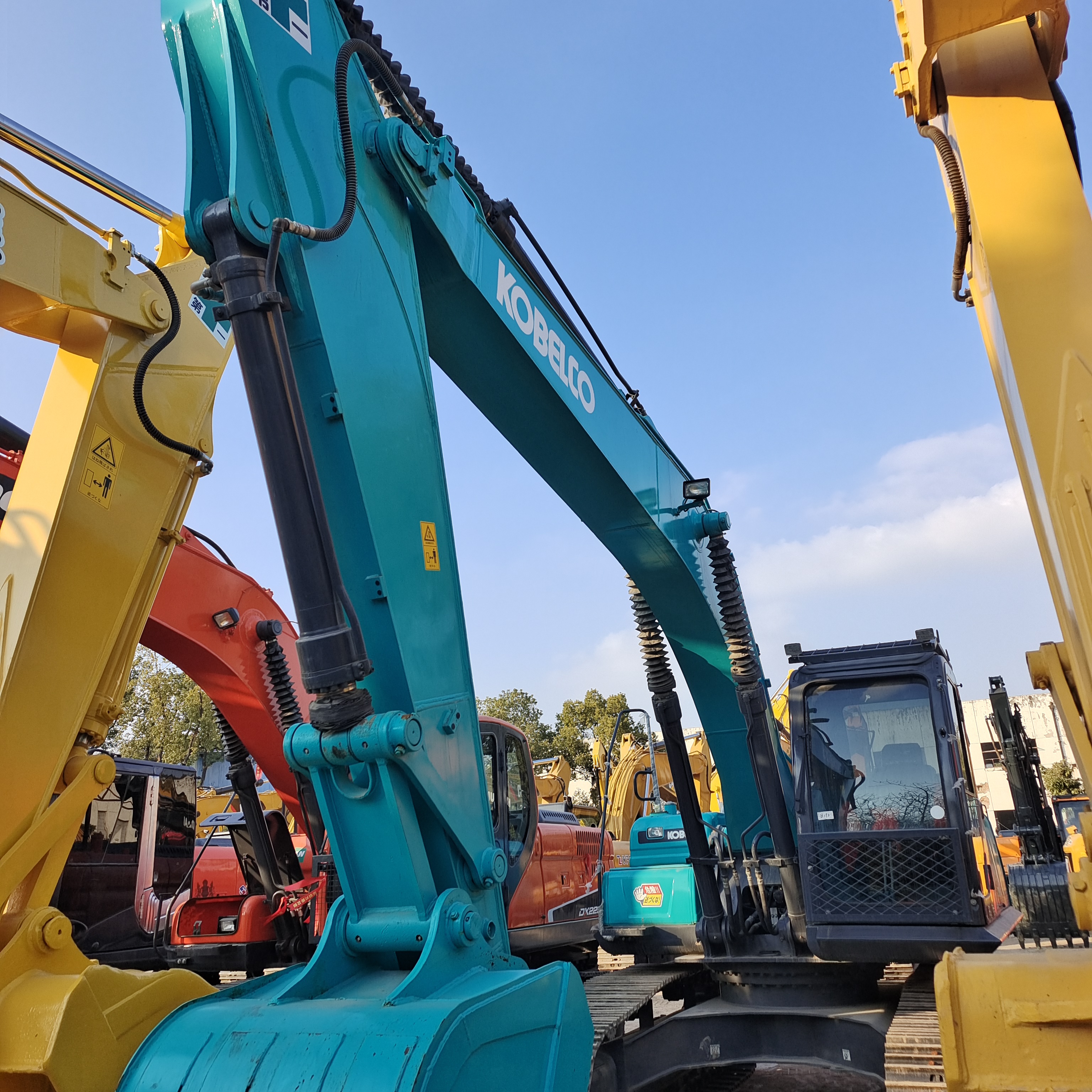 Quality Used Excavator Kobelco SK140 with CE EPA Approval