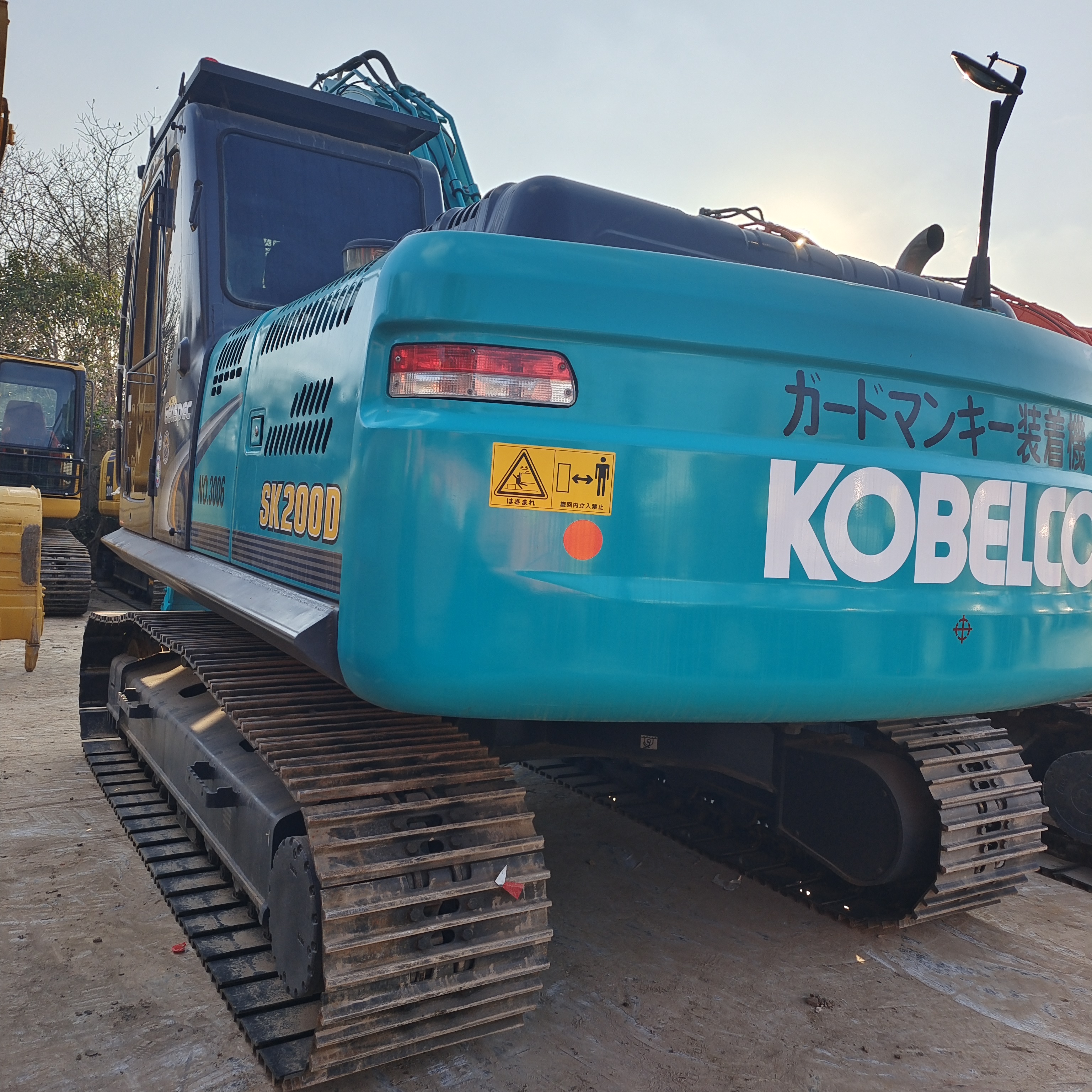 Quality Used Excavator Kobelco SK140 with CE EPA Approval