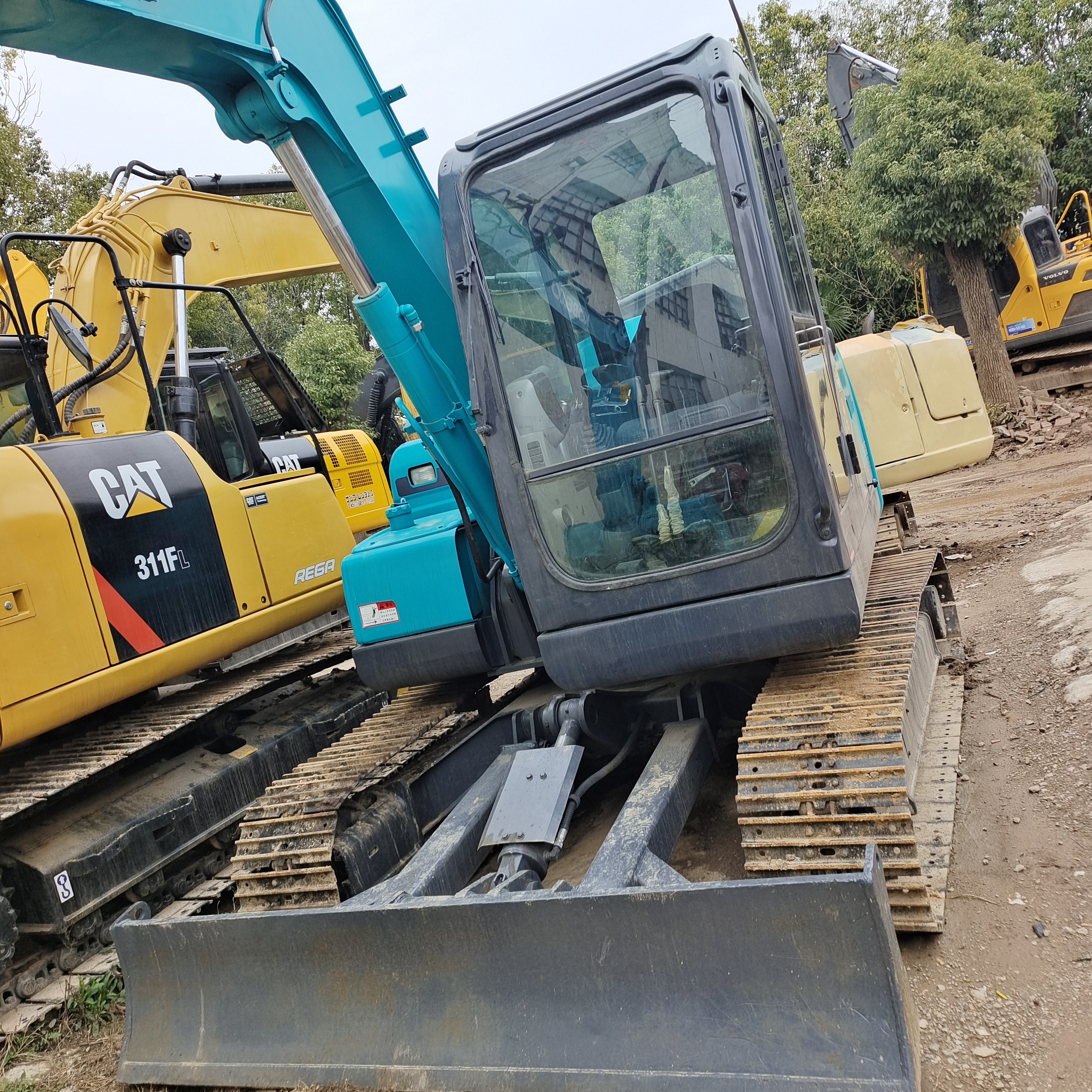 Original Used Kobelco SK75 Crawler Excavator 30tons Model SK140 SK200-8for Sale