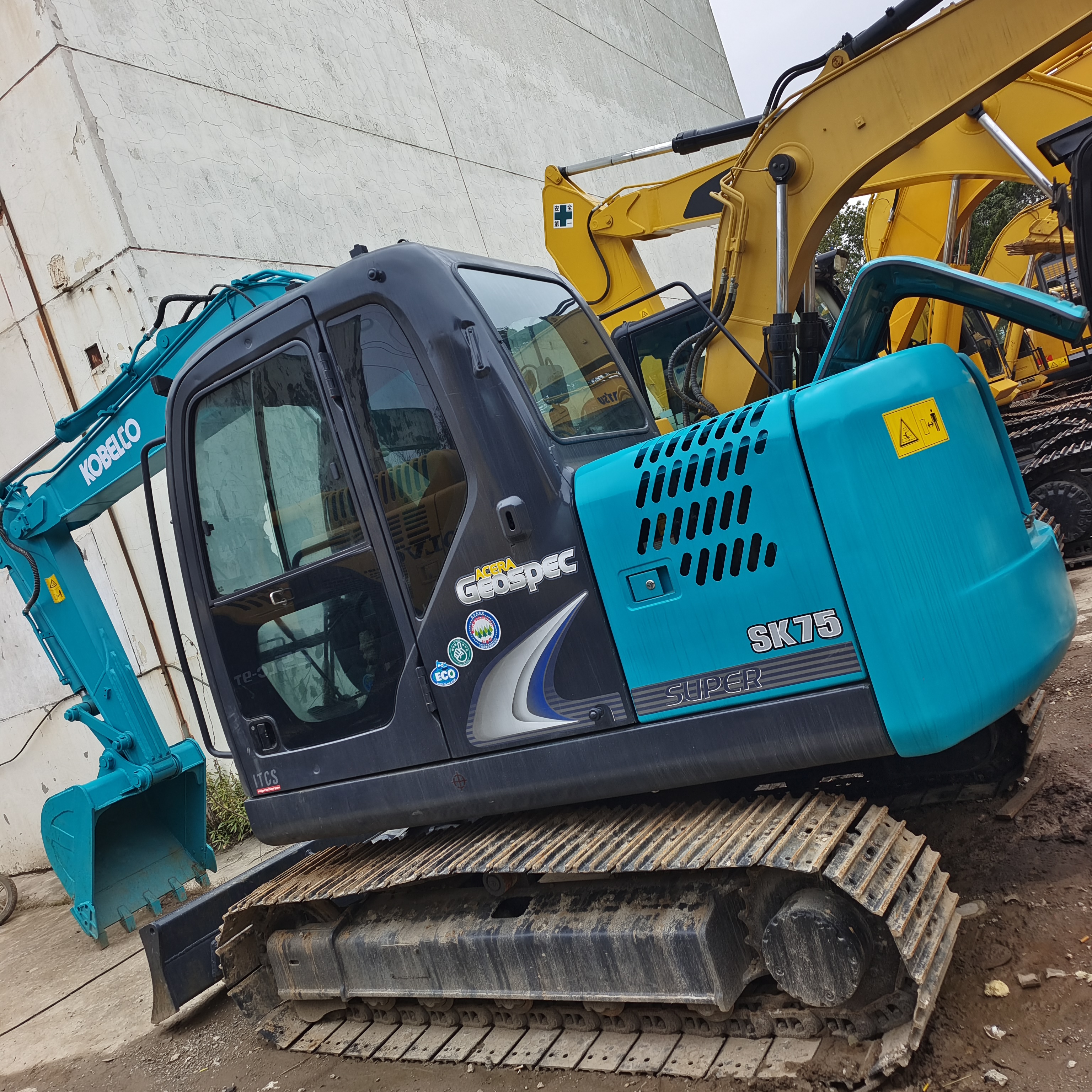 Original Used Kobelco SK75 Crawler Excavator 30tons Model SK140 SK200-8for Sale
