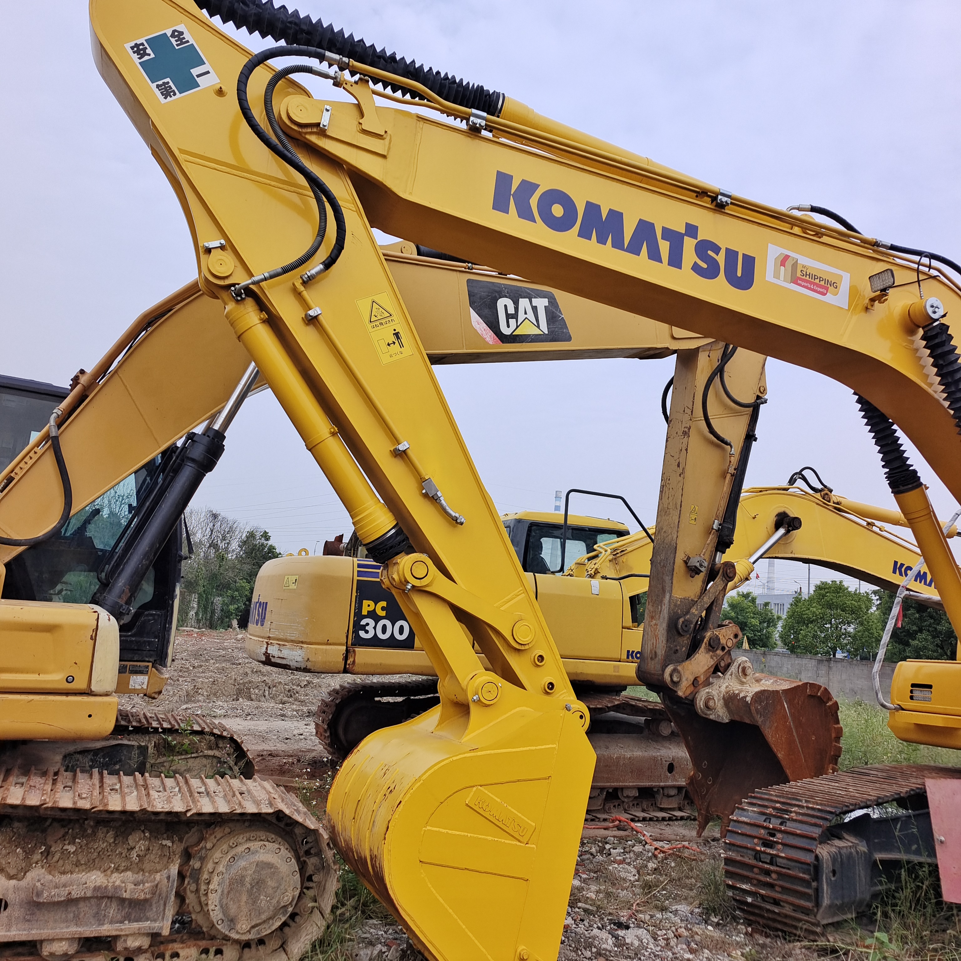 Global Delivery Crawler Hydraulic Used Excavator Machine KOMATSU PC210-8 Used Digger Second Hand Excavator PC210-7 220-8 Available Cheap Price