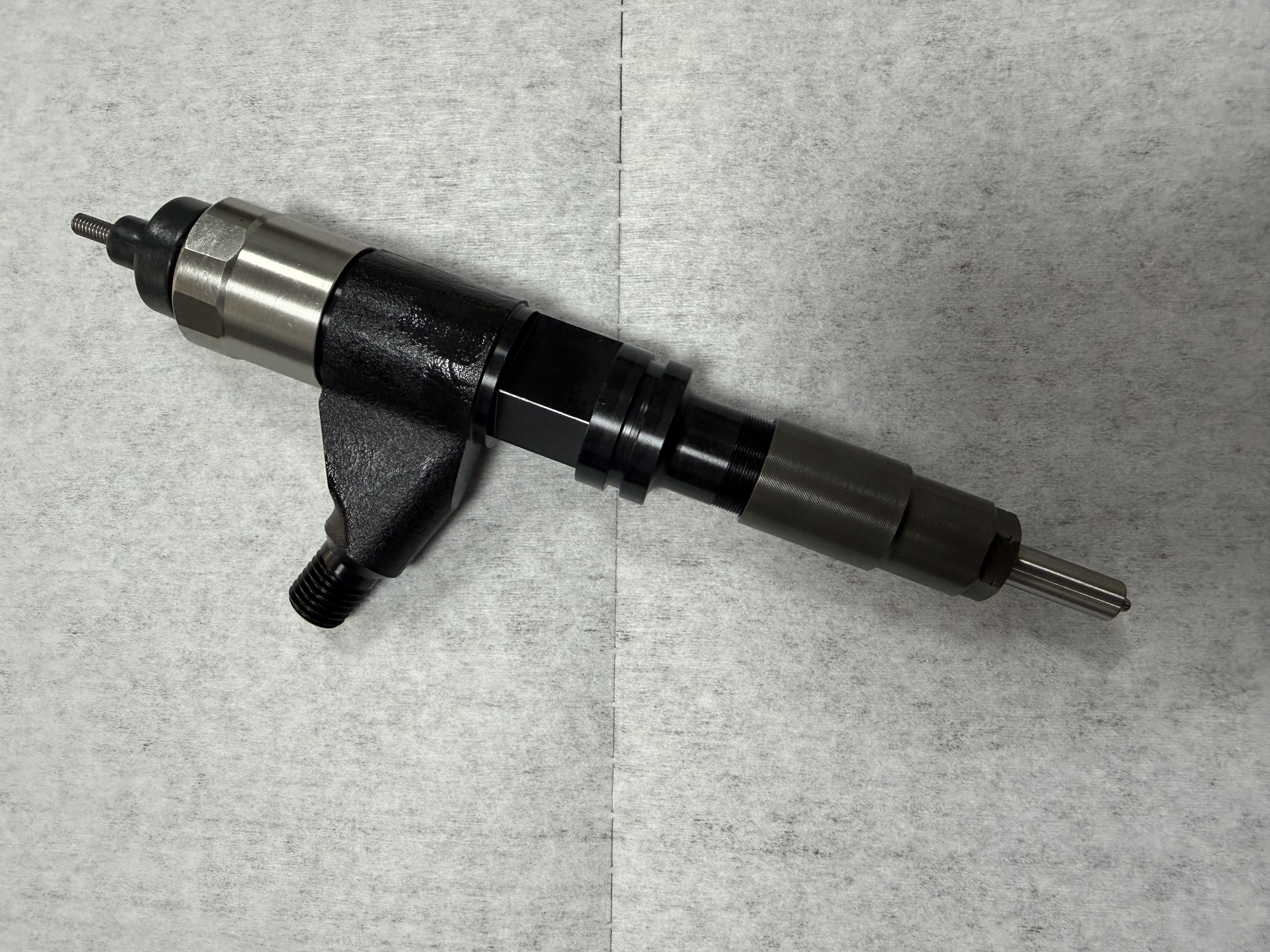 Injector 095000-6311 OEM SE501925 Fits John Deere 4045T 6068T Engine