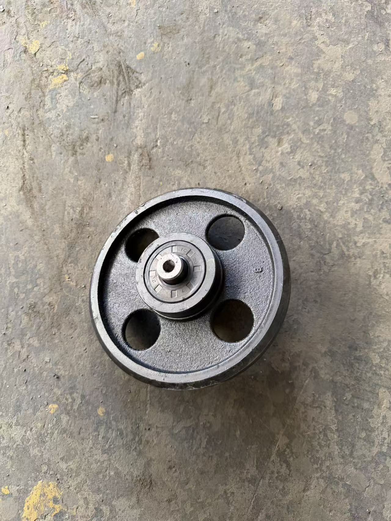 Track Support Roller For Remote Control Tracked Mower, Ductile Iron Idler Wheel OD 130mm & 160mm, Crawler Chassis Spare Parts