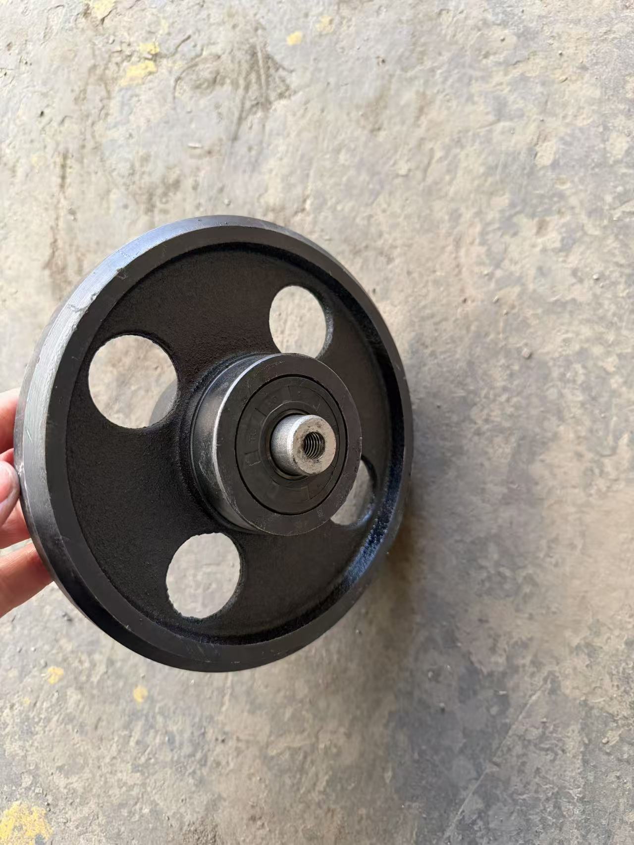 Track Support Roller For Remote Control Tracked Mower, Ductile Iron Idler Wheel OD 130mm & 160mm, Crawler Chassis Spare Parts