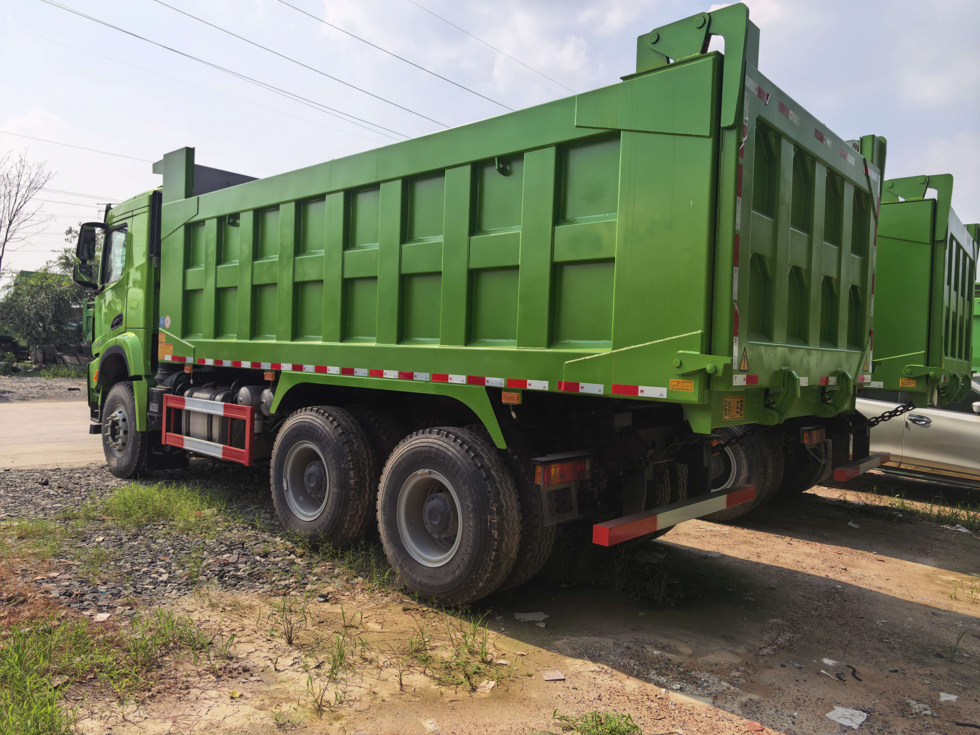 Complete Specifications of Shacman X6000 6×4 Tipper Dump Truck
