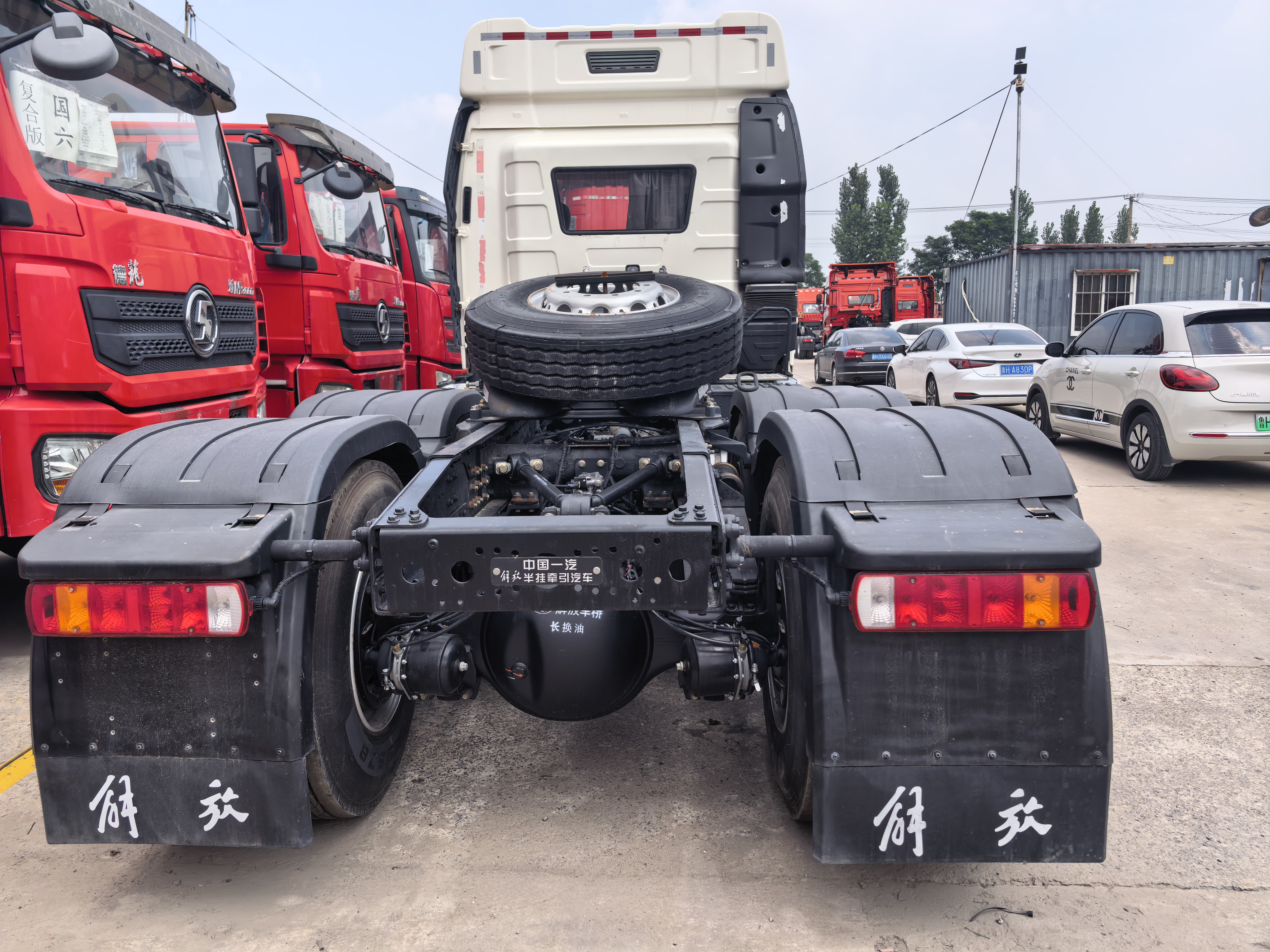 Full Specifications of FAW Jiefang J6P 6×4 Export Stock Tractor (Brand New Stock Vehicle Manufactured at End of 2021)