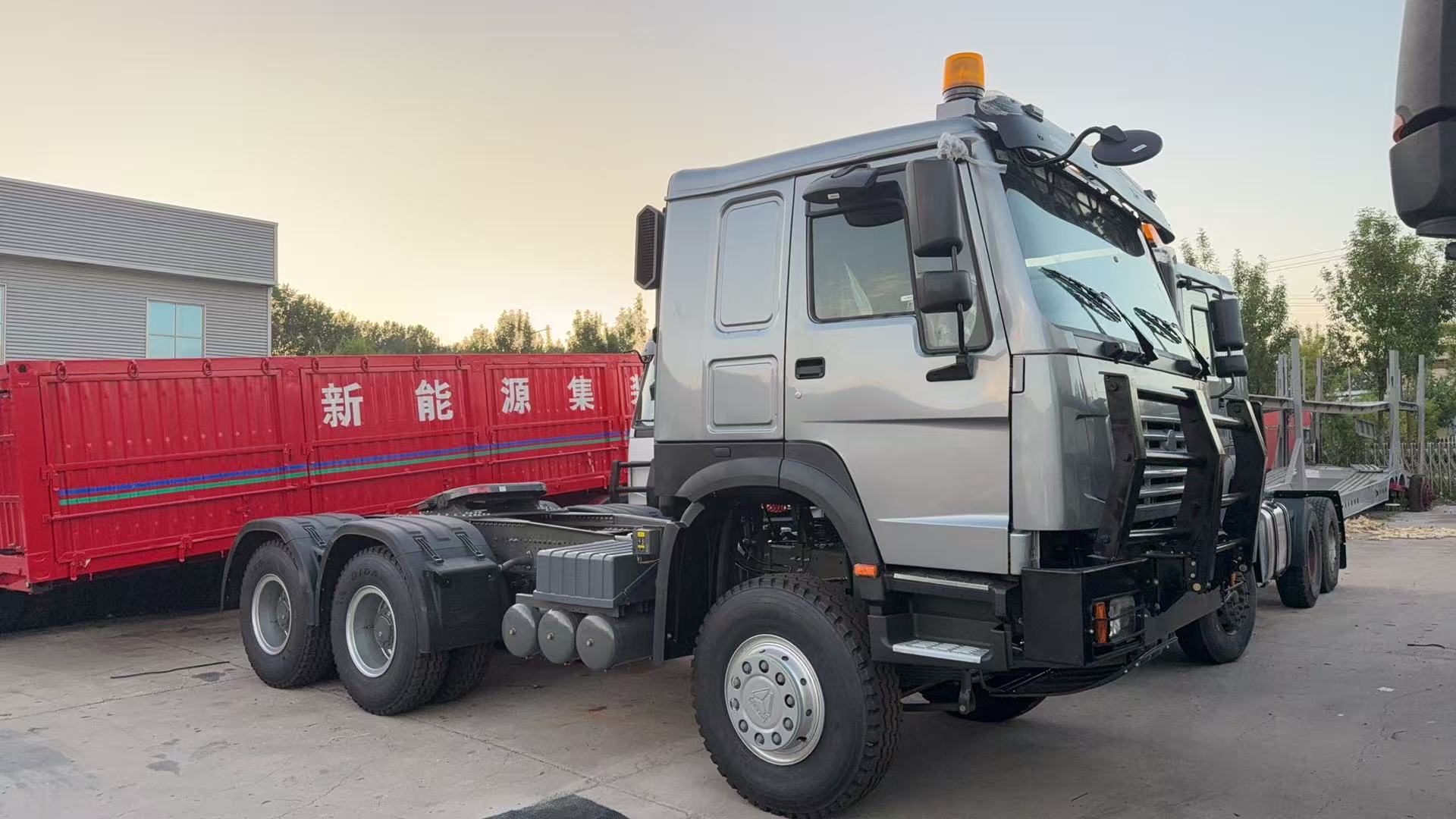 8.8 Ton Used Howo Tractor Truck Head 13000 USD 6x4 Heavy Duty Sinotruk Howo Tractor Unit For Container Transport