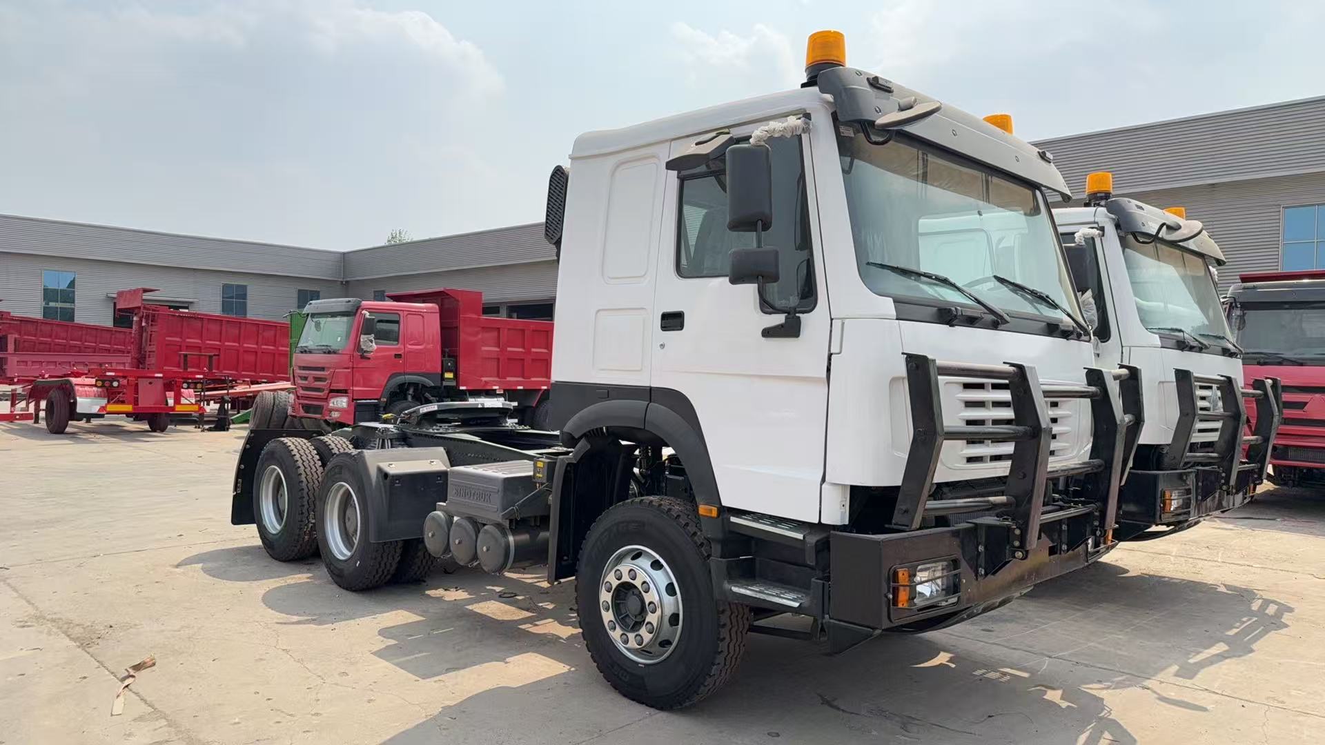 8.8 Ton Used Howo Tractor Truck Head 13000 USD 6x4 Heavy Duty Sinotruk Howo Tractor Unit For Container Transport
