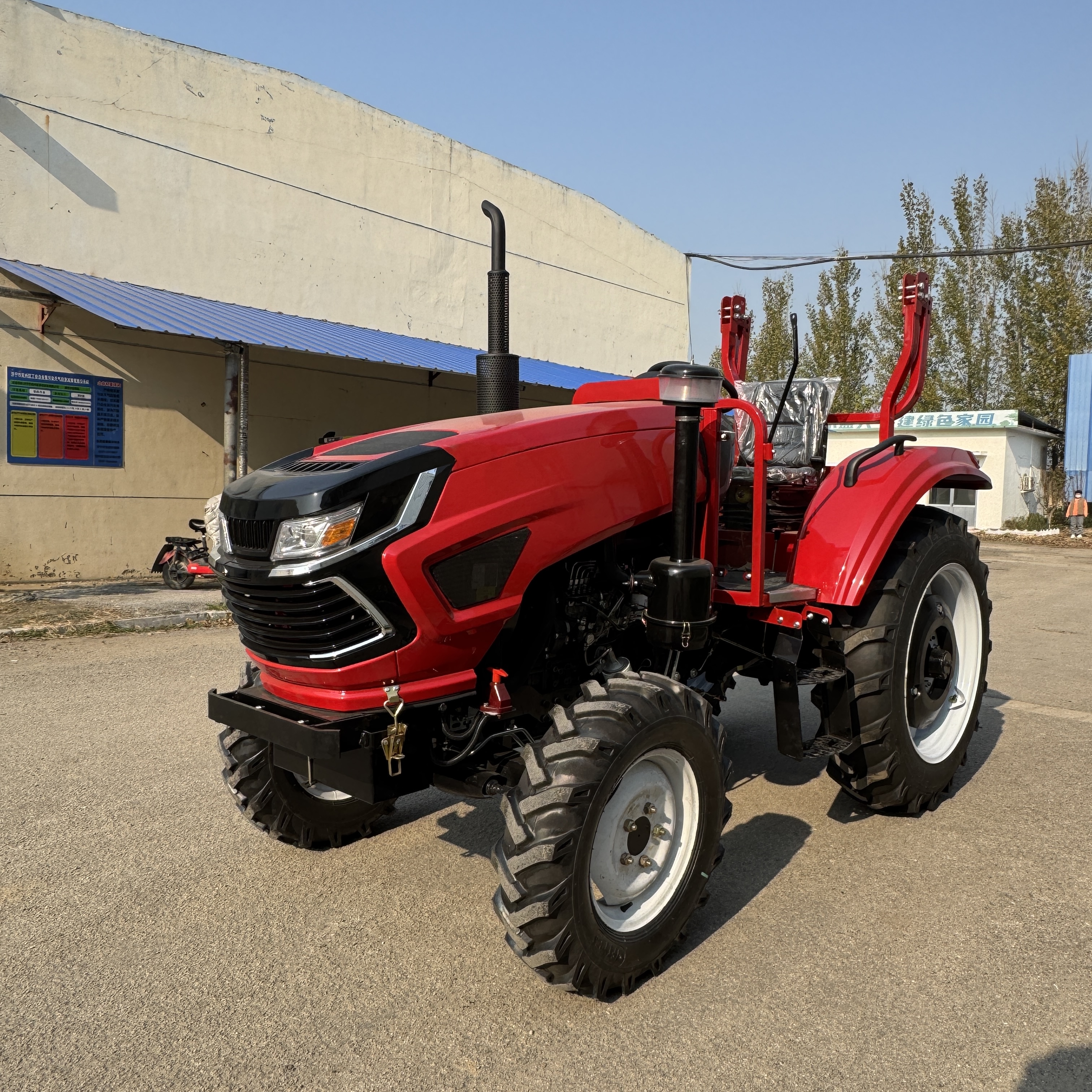 Medium 4WD Wheel Tractor Factory Direct Supply
