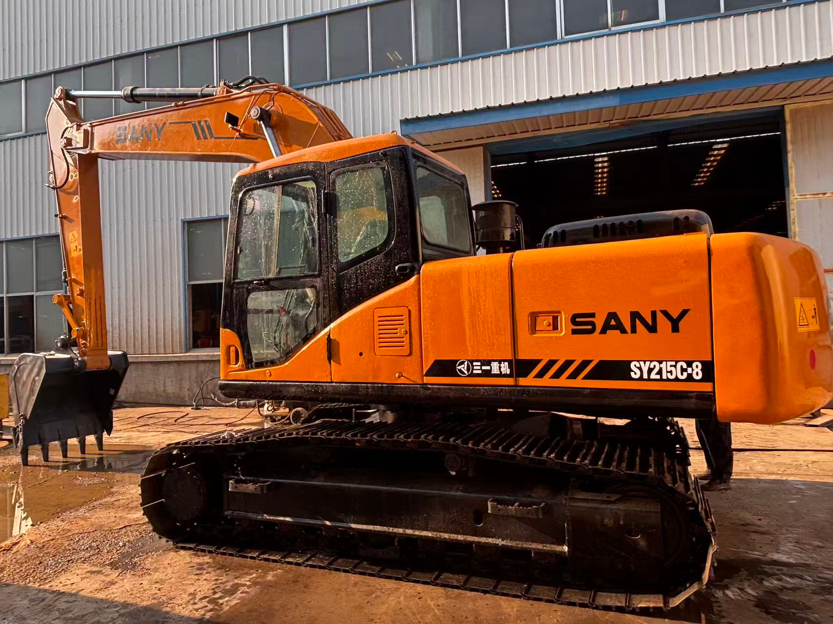 Excavadora Sany 215C8