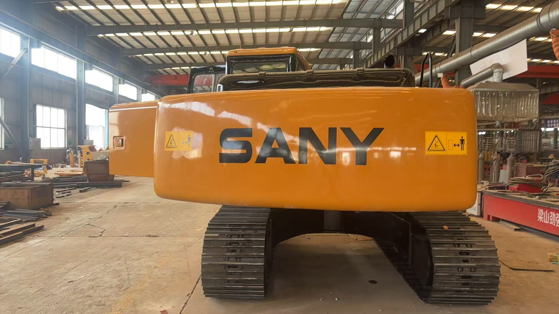 Excavadora Sany 215C8
