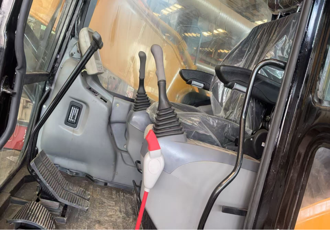 Excavadora Sany 215C8