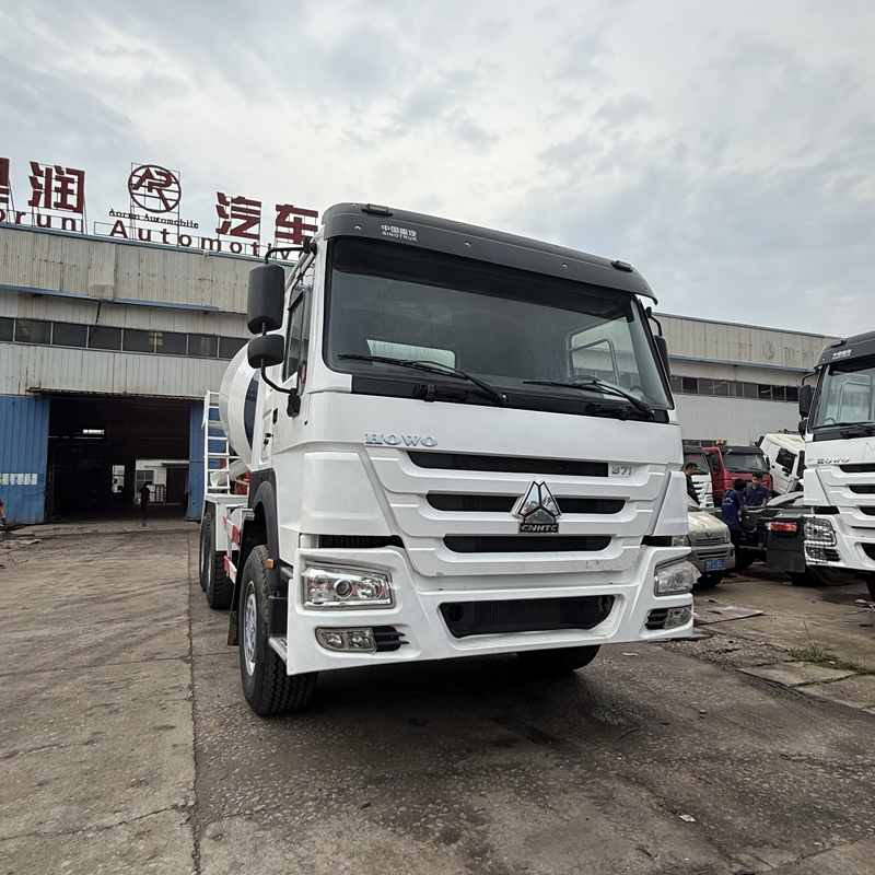 Camión Mezclador de Concreto HOWO 6x4 Refurbished para Transporte de Concreto en Construcción
