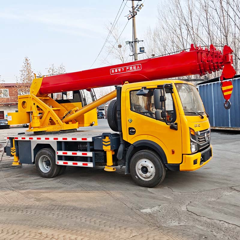 5 Ton Truck Crane Compact Hydraulic Telescopic Boom Mobile Crane for Narrow Space & Urban Construction