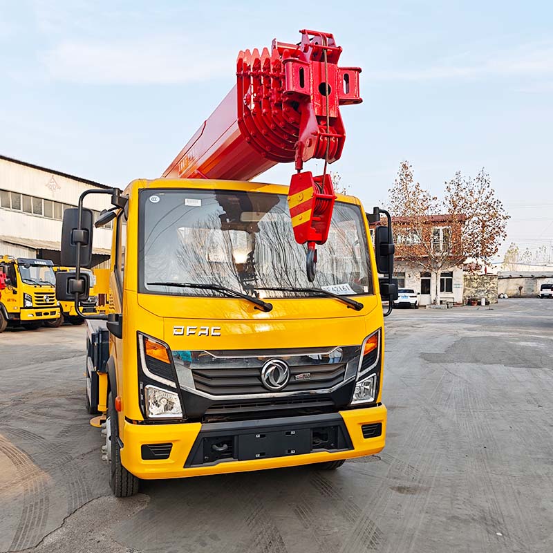 5 Ton Truck Crane Compact Hydraulic Telescopic Boom Mobile Crane for Narrow Space & Urban Construction