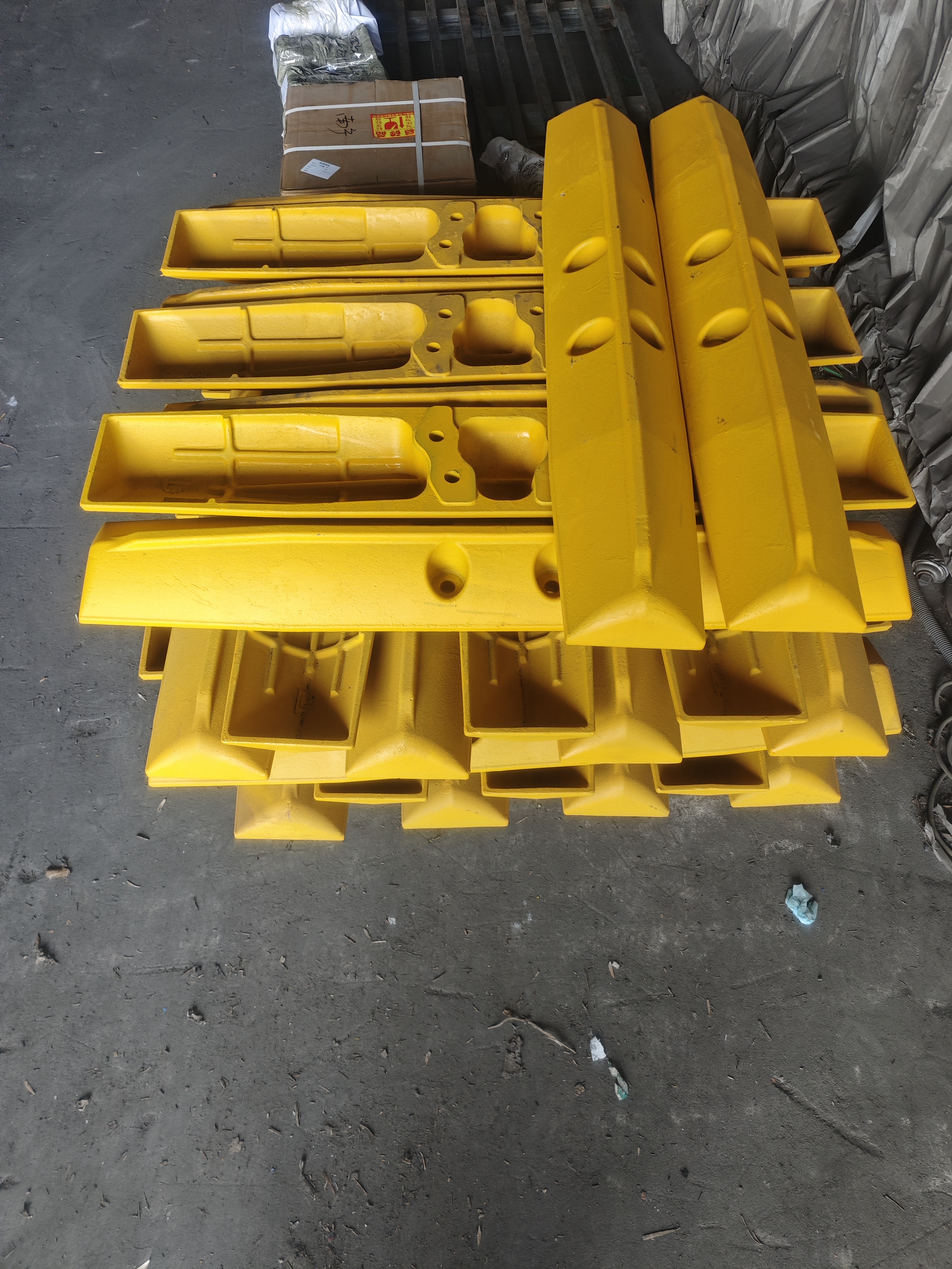 boat‑type track shoe-1100