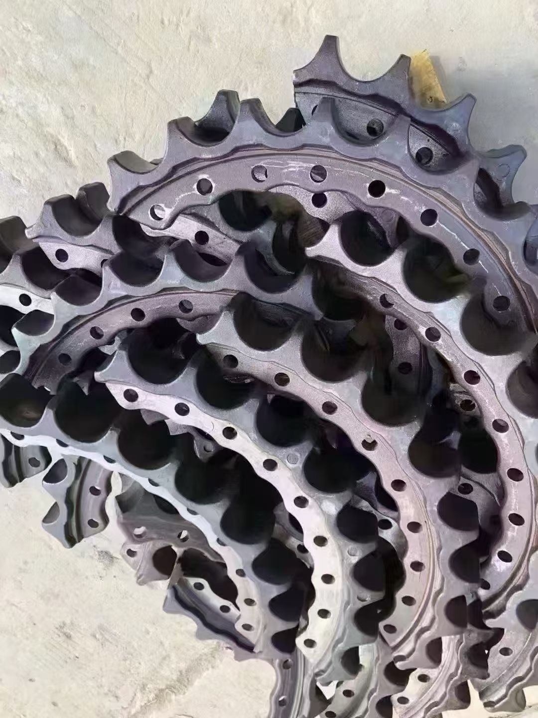 Bulldozer 9‑tooth drive segment
