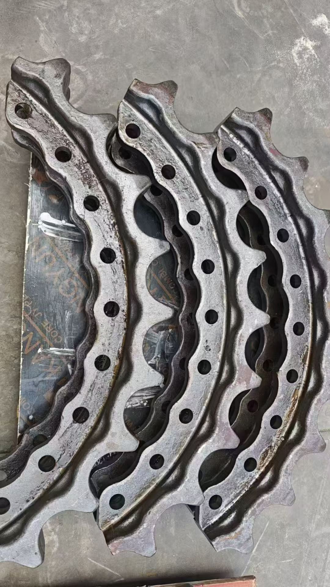 Bulldozer 9‑tooth drive segment