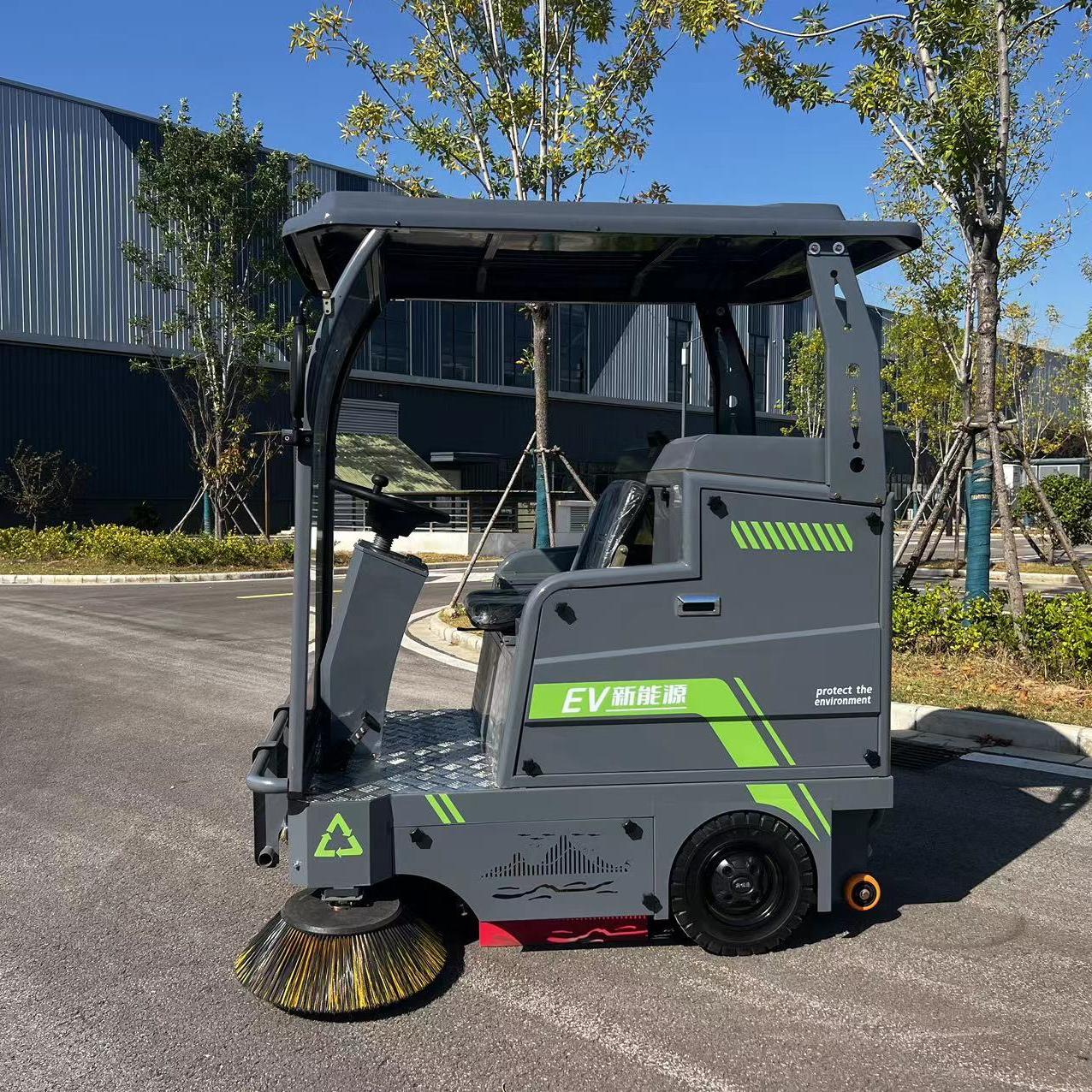 : Enclosed Cabin Ride‑on Five‑Brush Electric Sanitation Sweeper with Dust Suppression & HD Reverse Monitoring