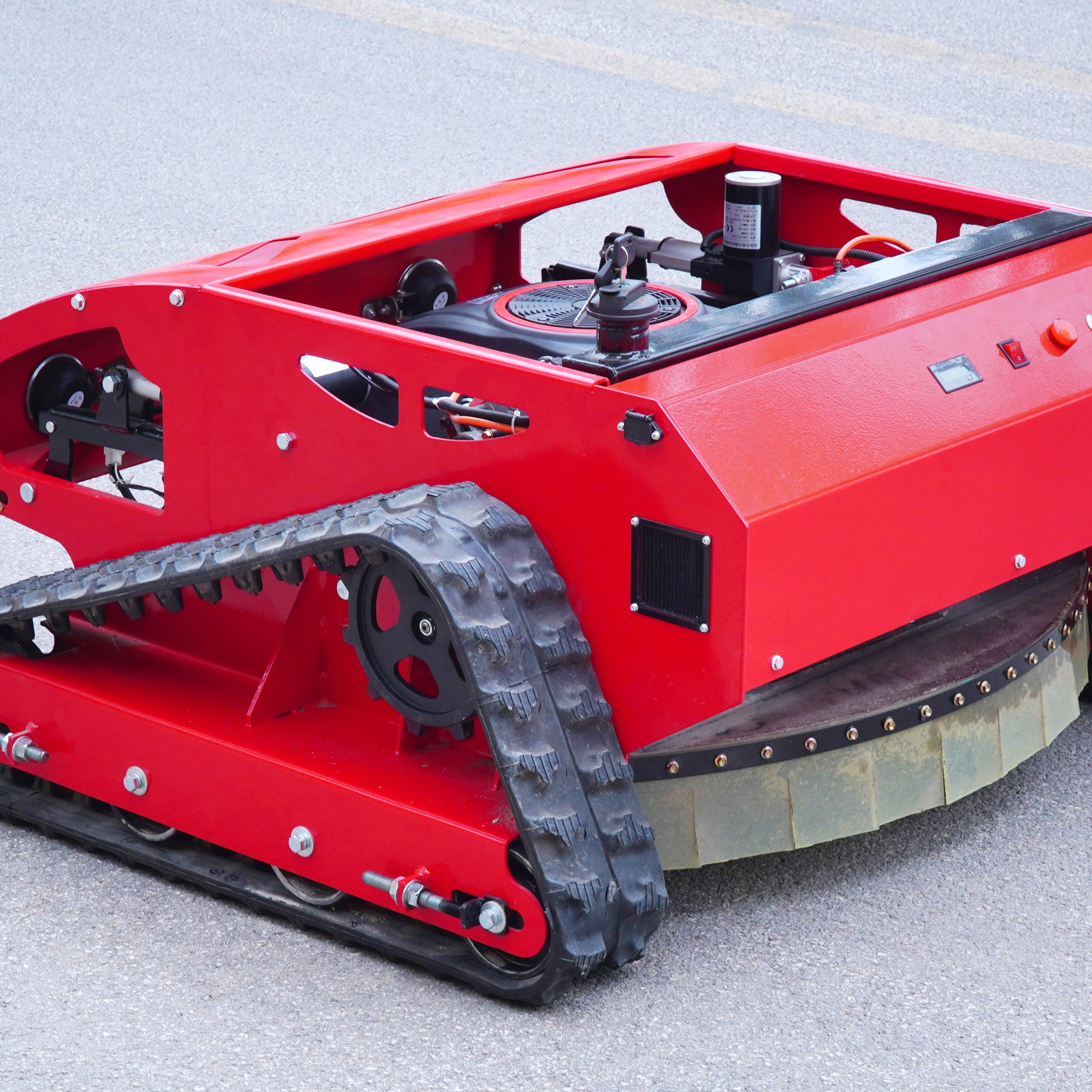 Crawler Remote Control Lawn Mower 800, LONCIN 16HP Gasoline Engine, 50° Slope, 600m Remote Range, Robotic Grass Cutter