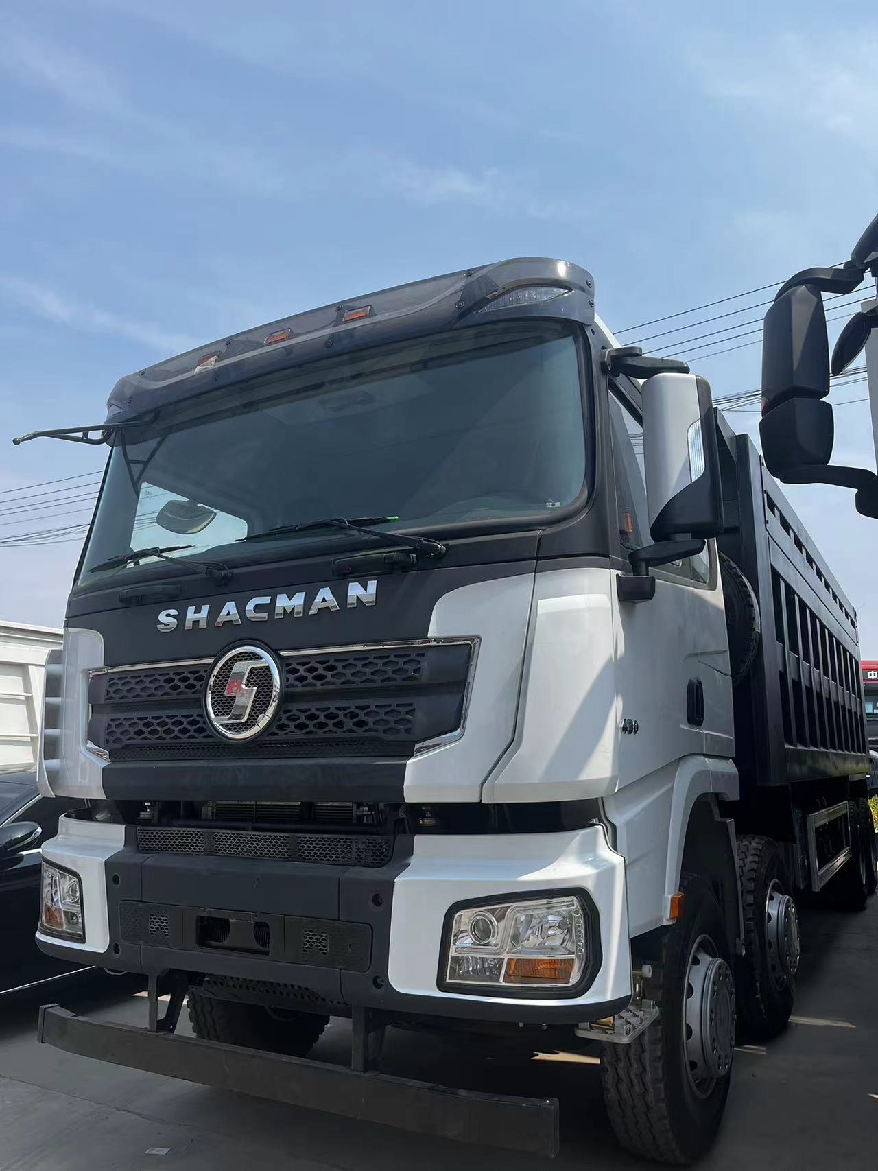翻新 8x4 自卸卡车 多马力 欧标土方运输自卸车